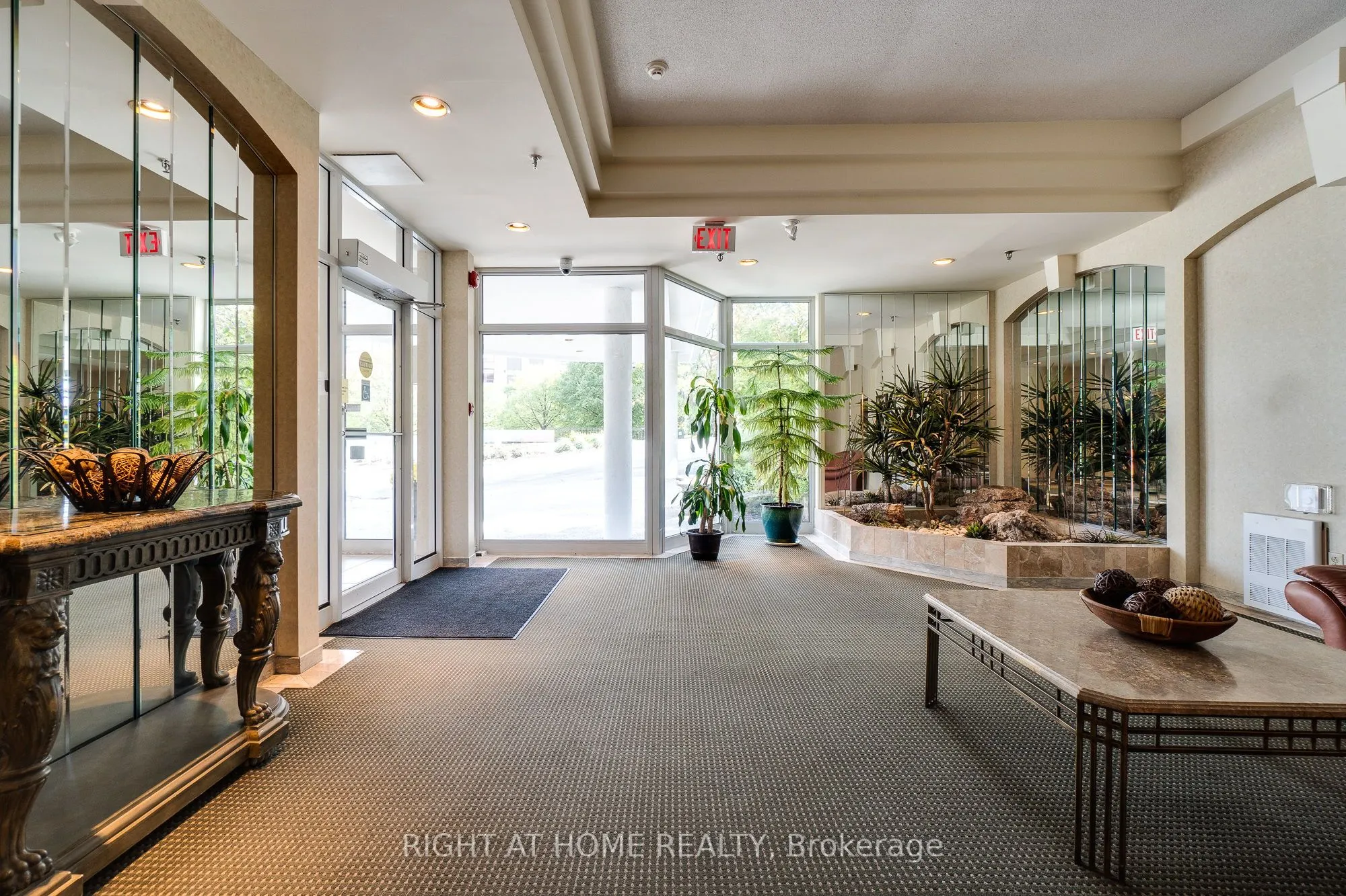 1071 Queens Avenue, #202
