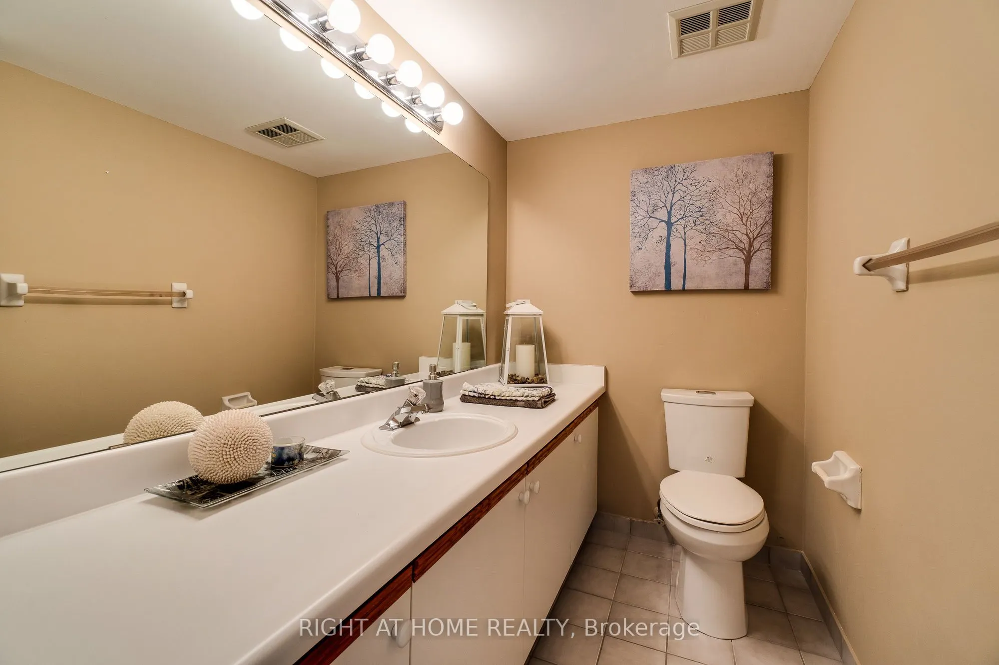 1071 Queens Avenue, #202