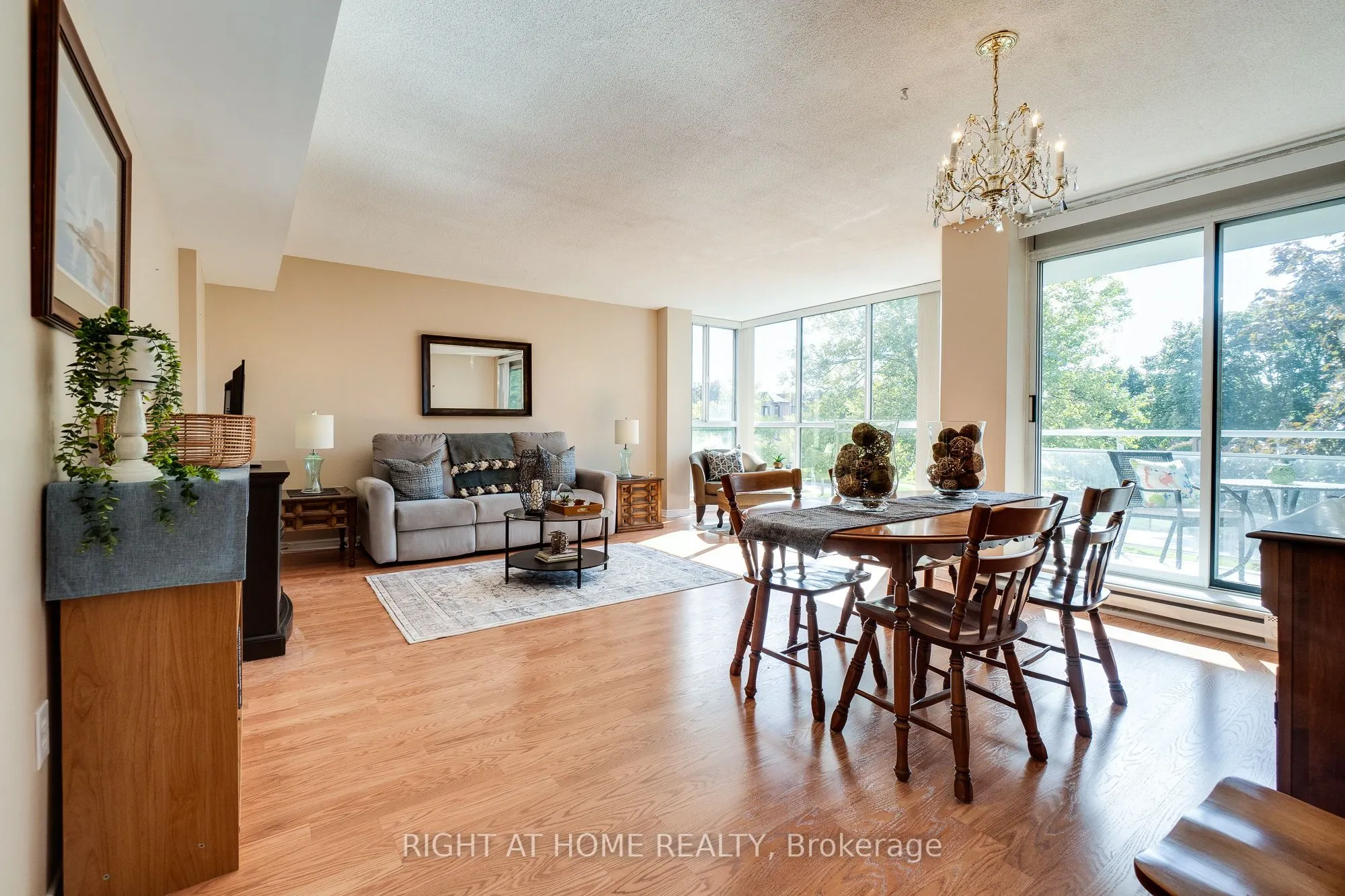 1071 Queens Avenue, #202