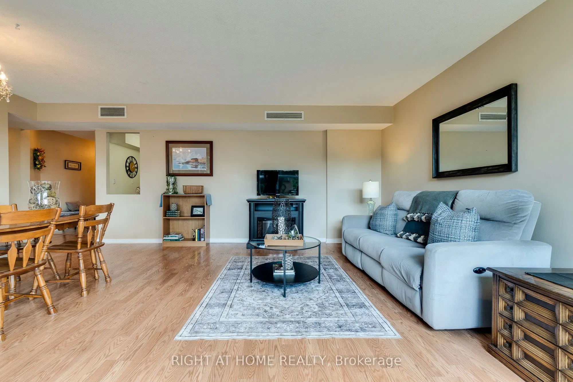 1071 Queens Avenue, #202