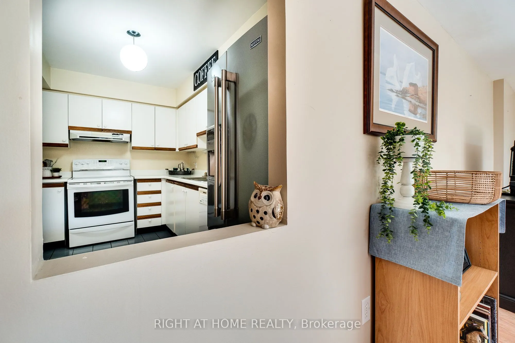 1071 Queens Avenue, #202