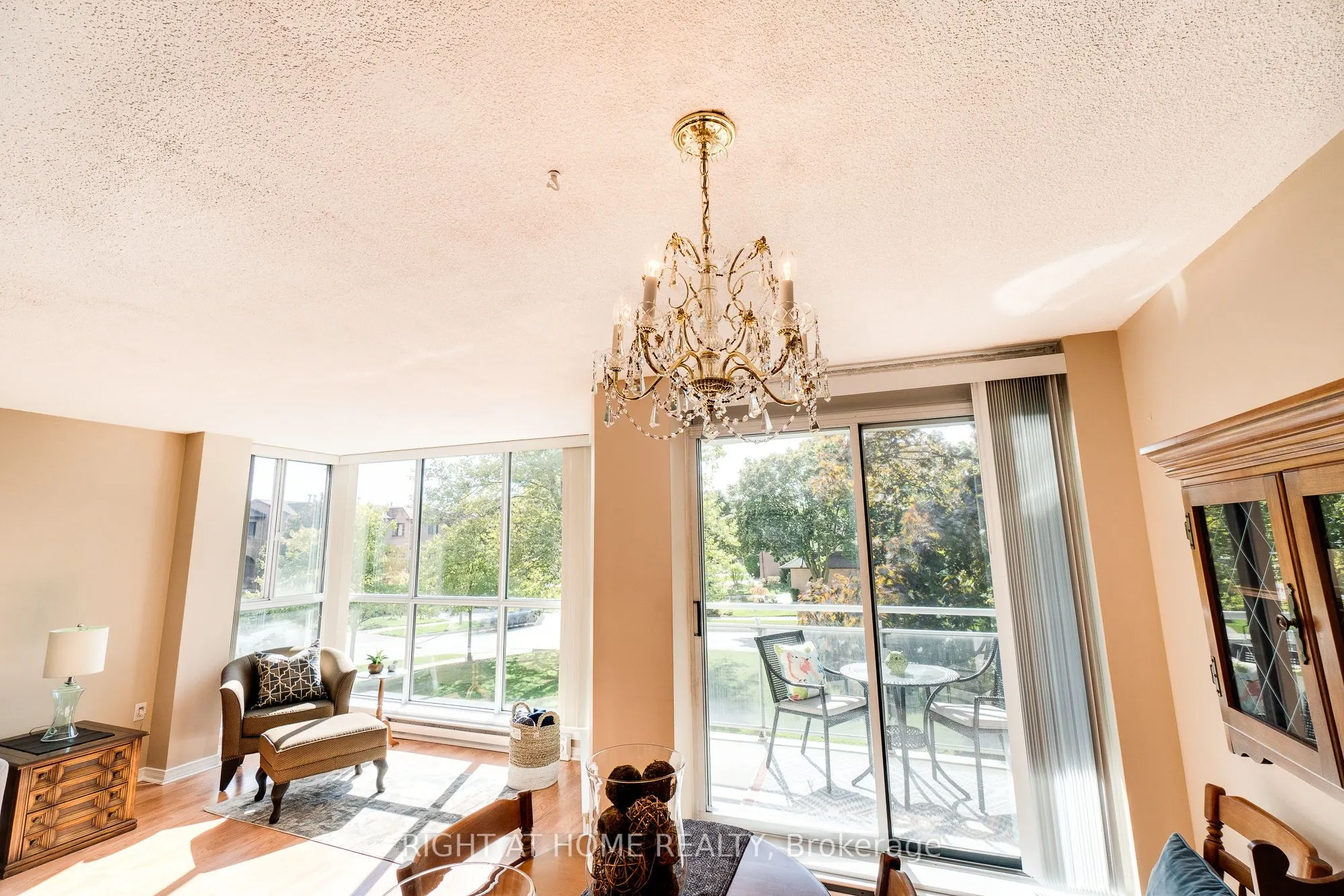 1071 Queens Avenue, #202