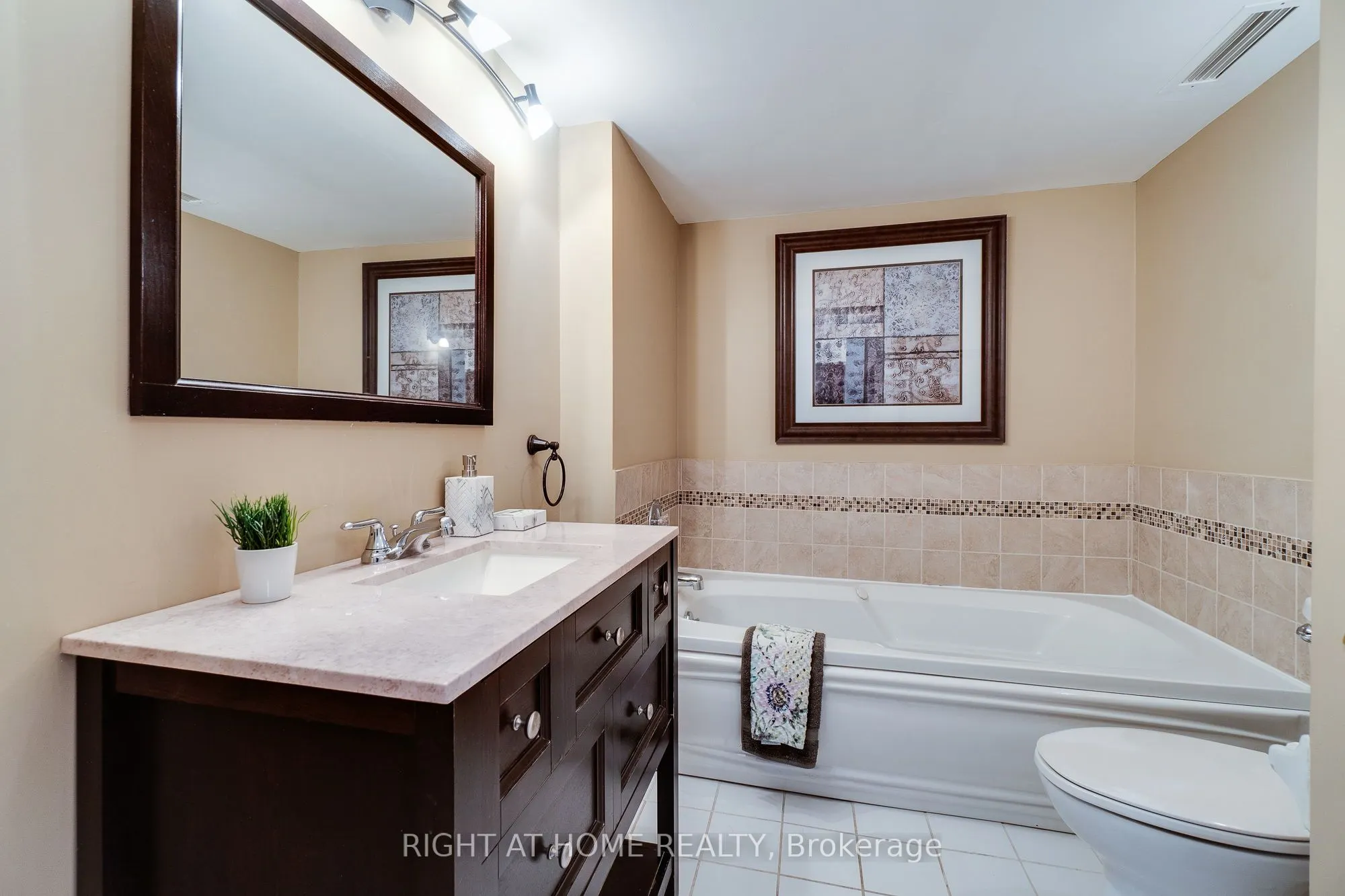 1071 Queens Avenue, #202