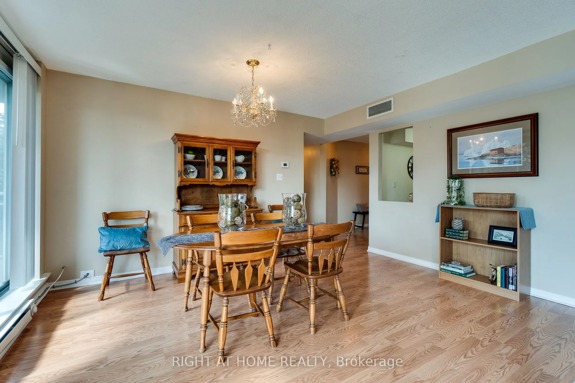 1071 Queens Avenue, #202