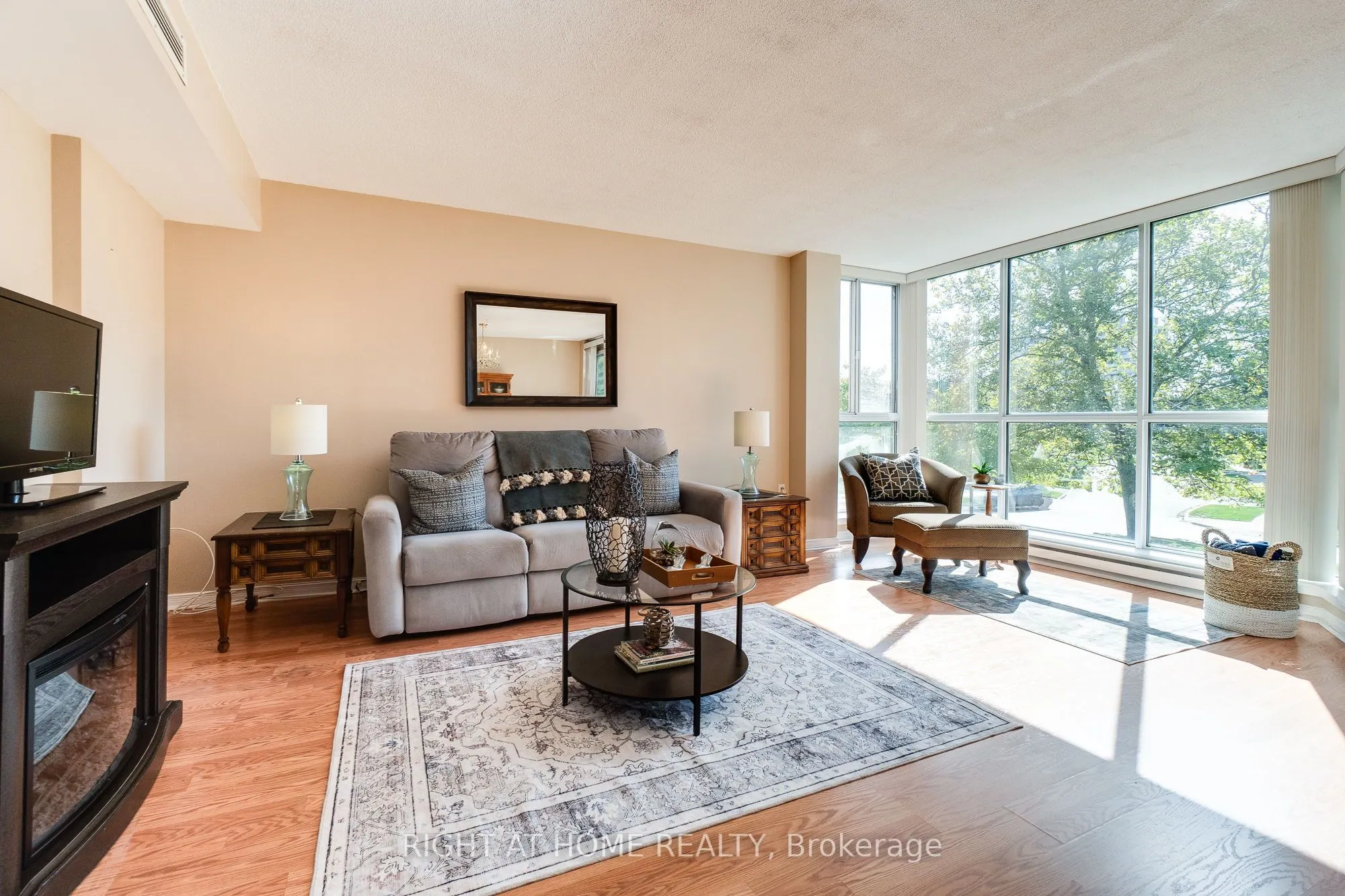 1071 Queens Avenue, #202