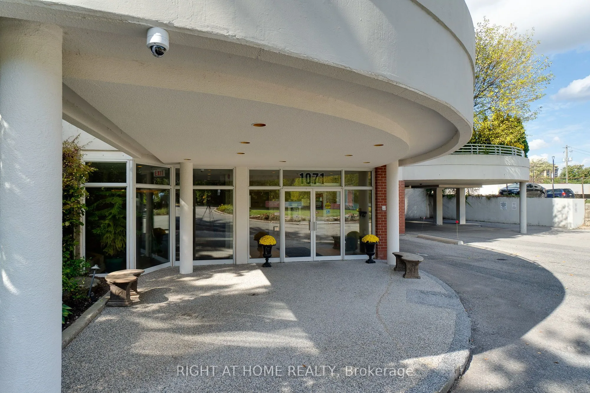 1071 Queens Avenue, #202
