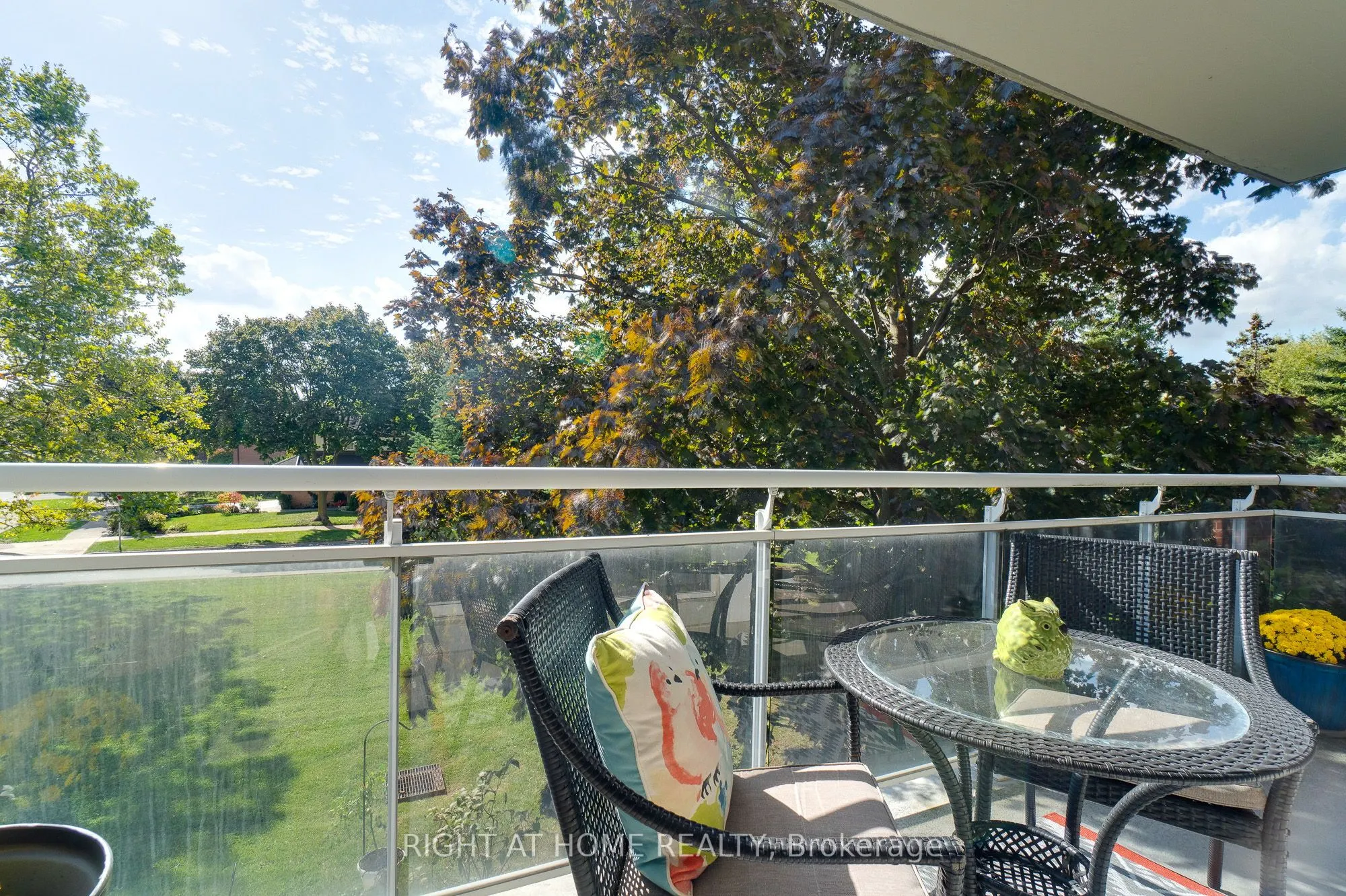 1071 Queens Avenue, #202