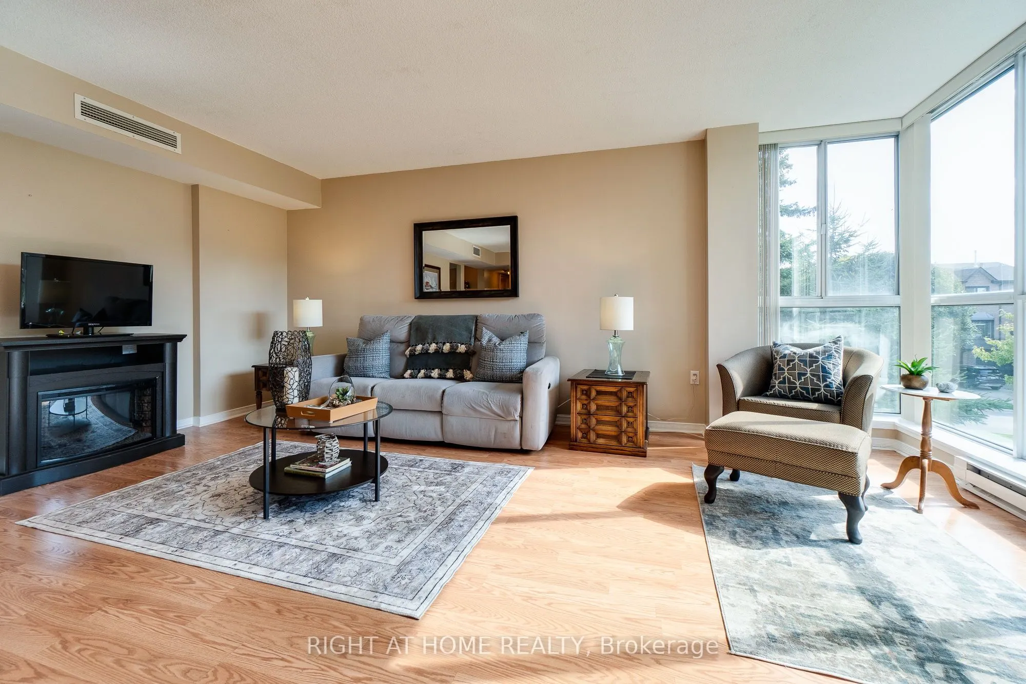 1071 Queens Avenue, #202