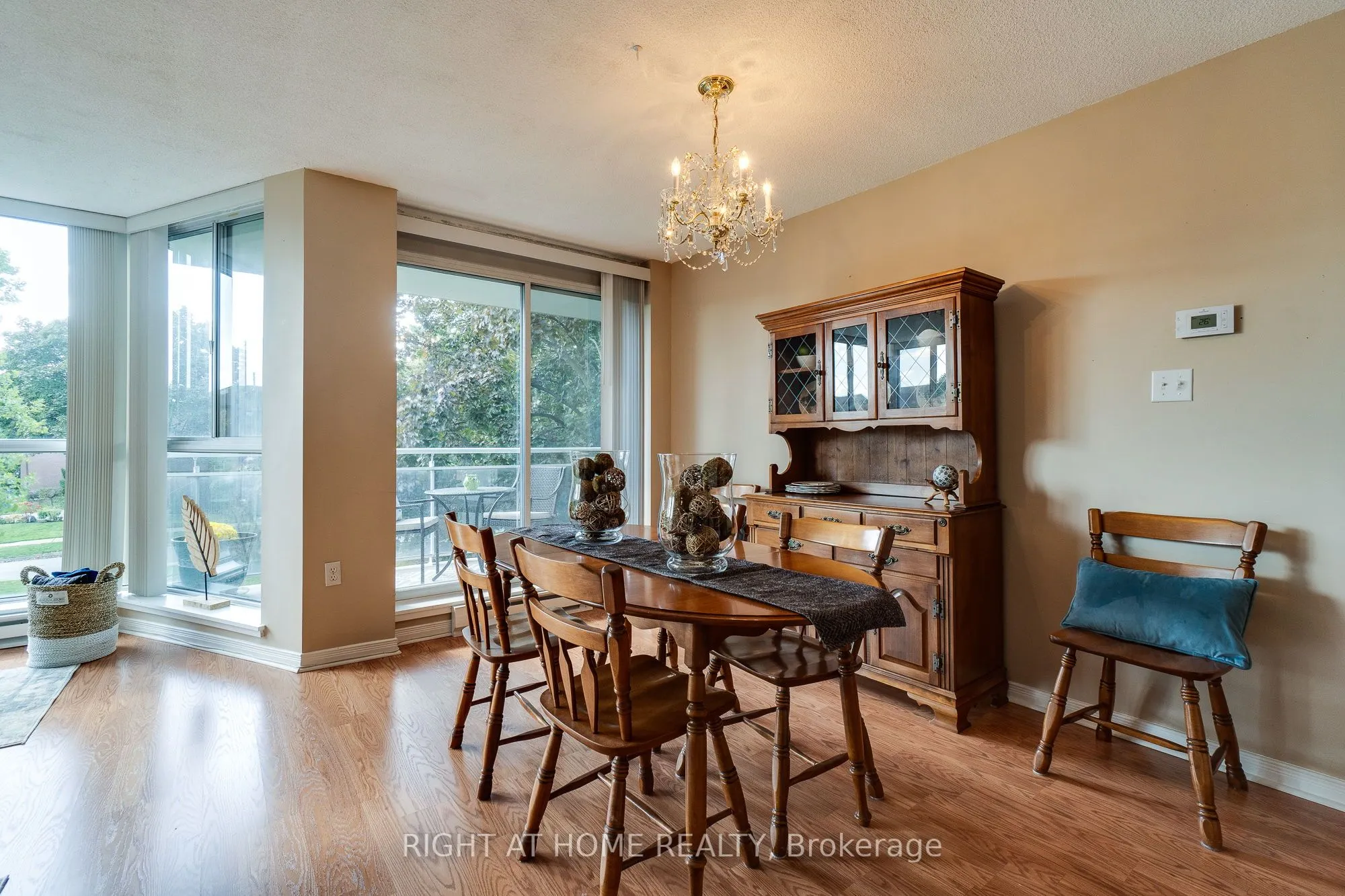 1071 Queens Avenue, #202