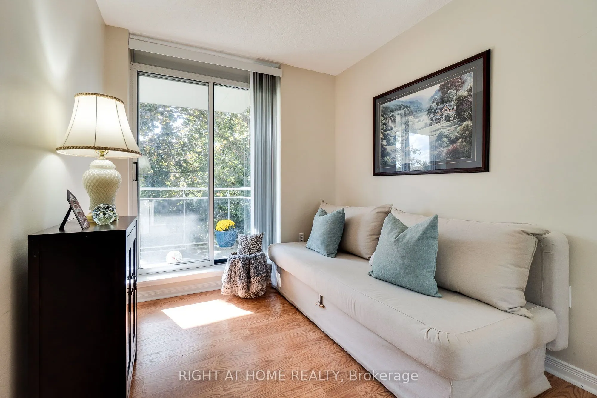 1071 Queens Avenue, #202