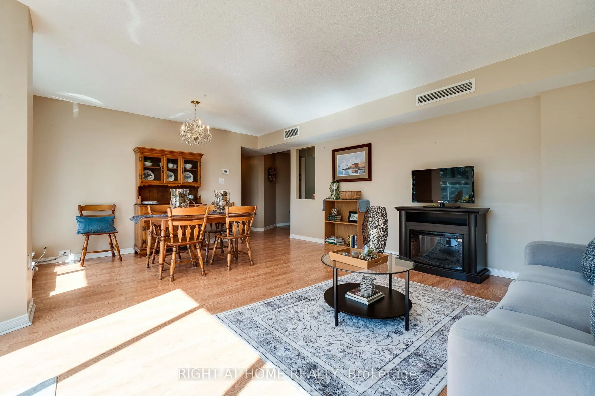 1071 Queens Avenue, #202