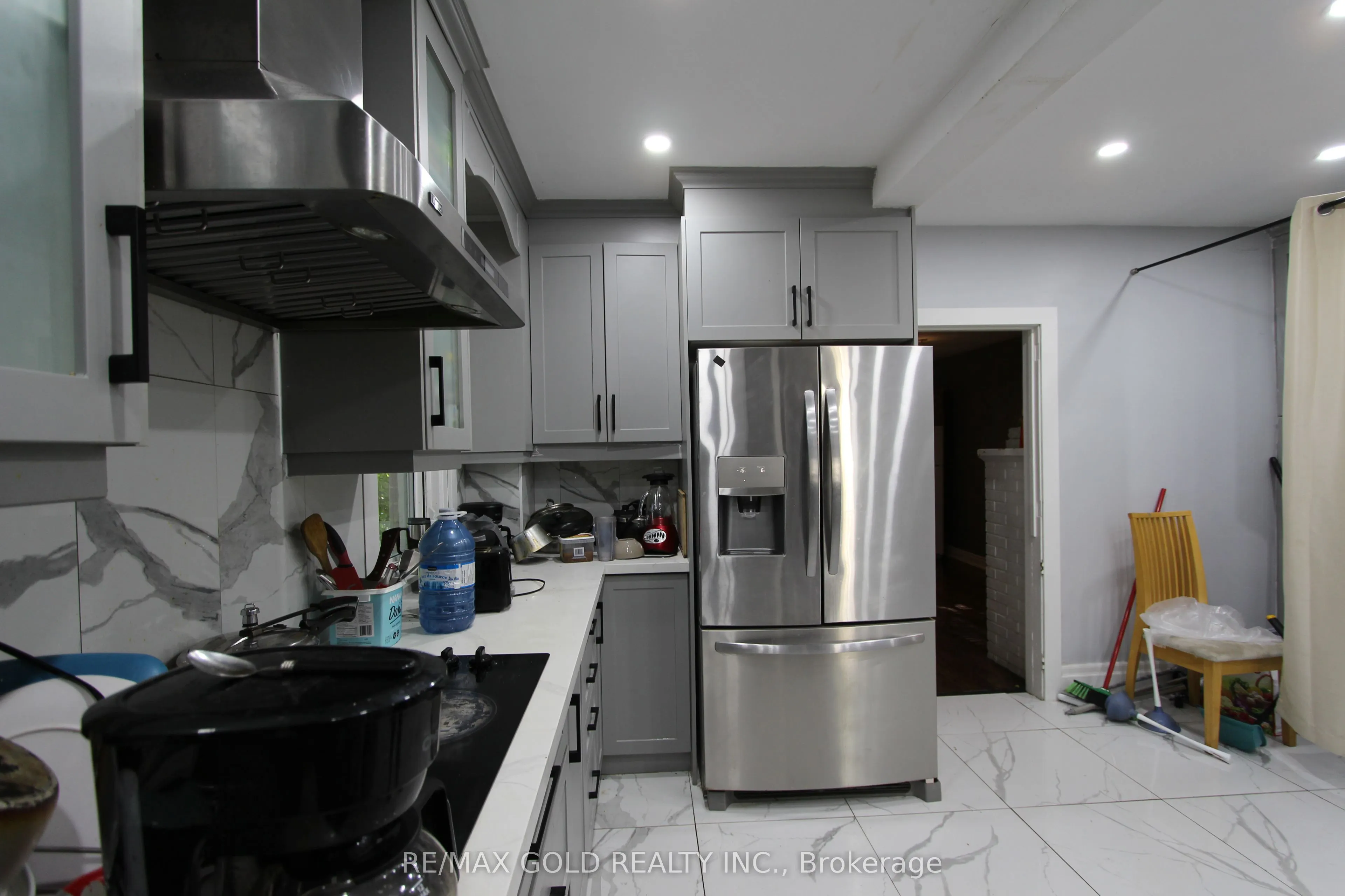961 Lakeshore Road W