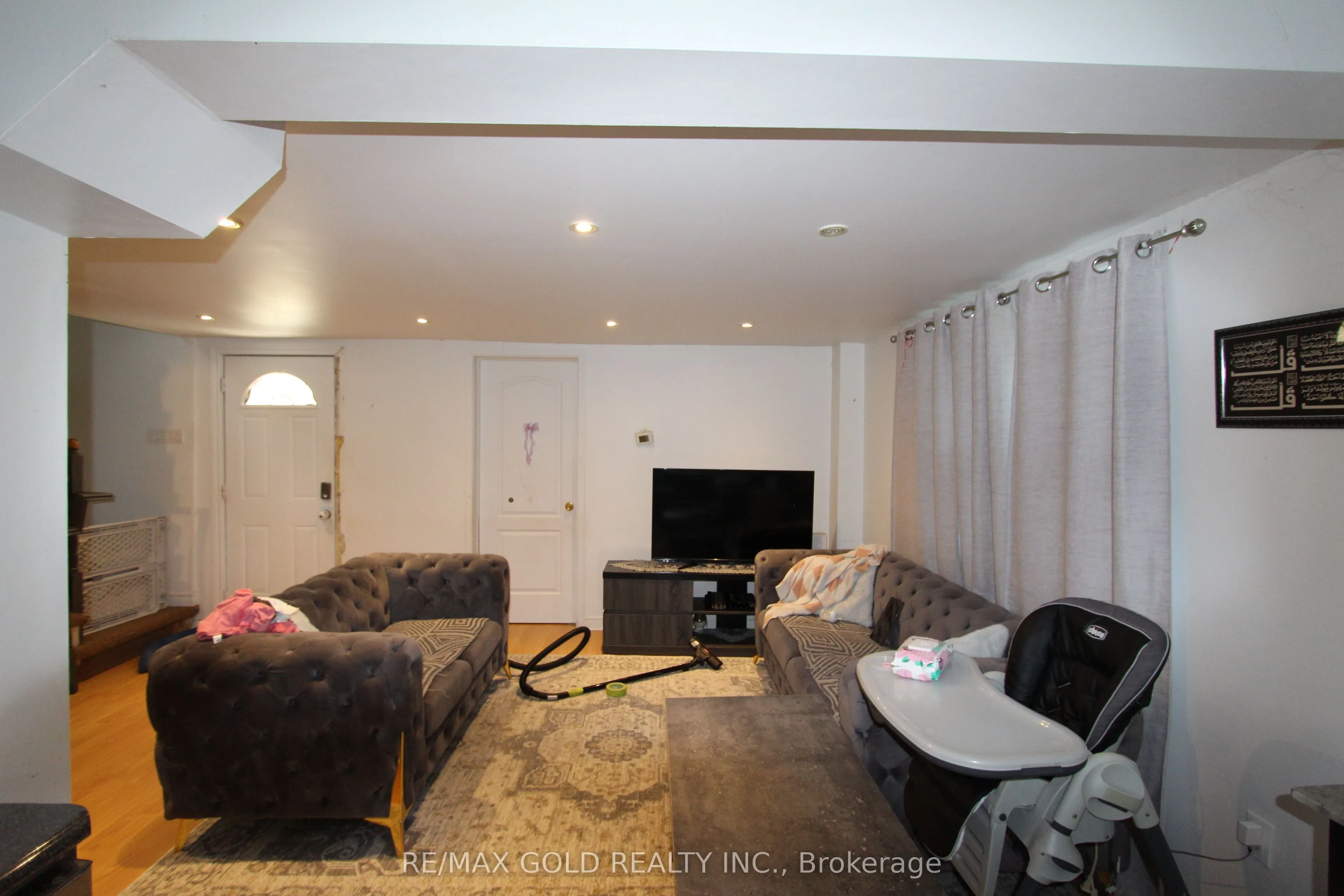 961 Lakeshore Road W