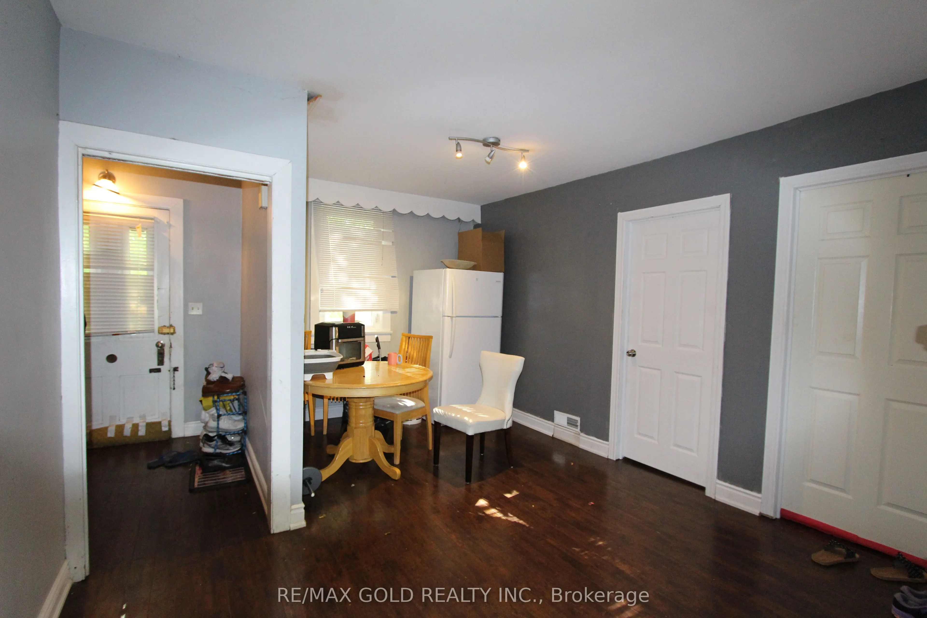 961 Lakeshore Road W