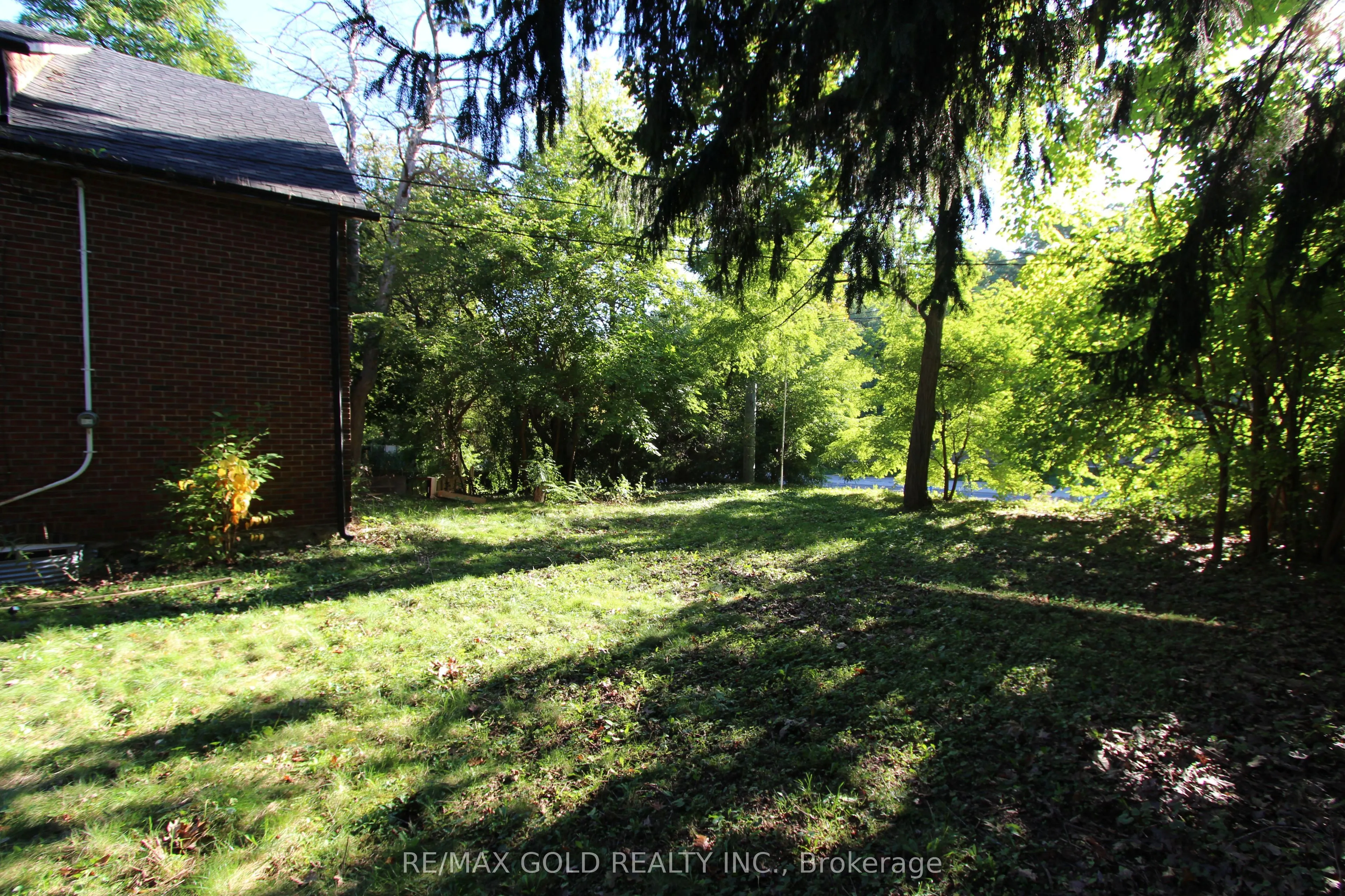 961 Lakeshore Road W