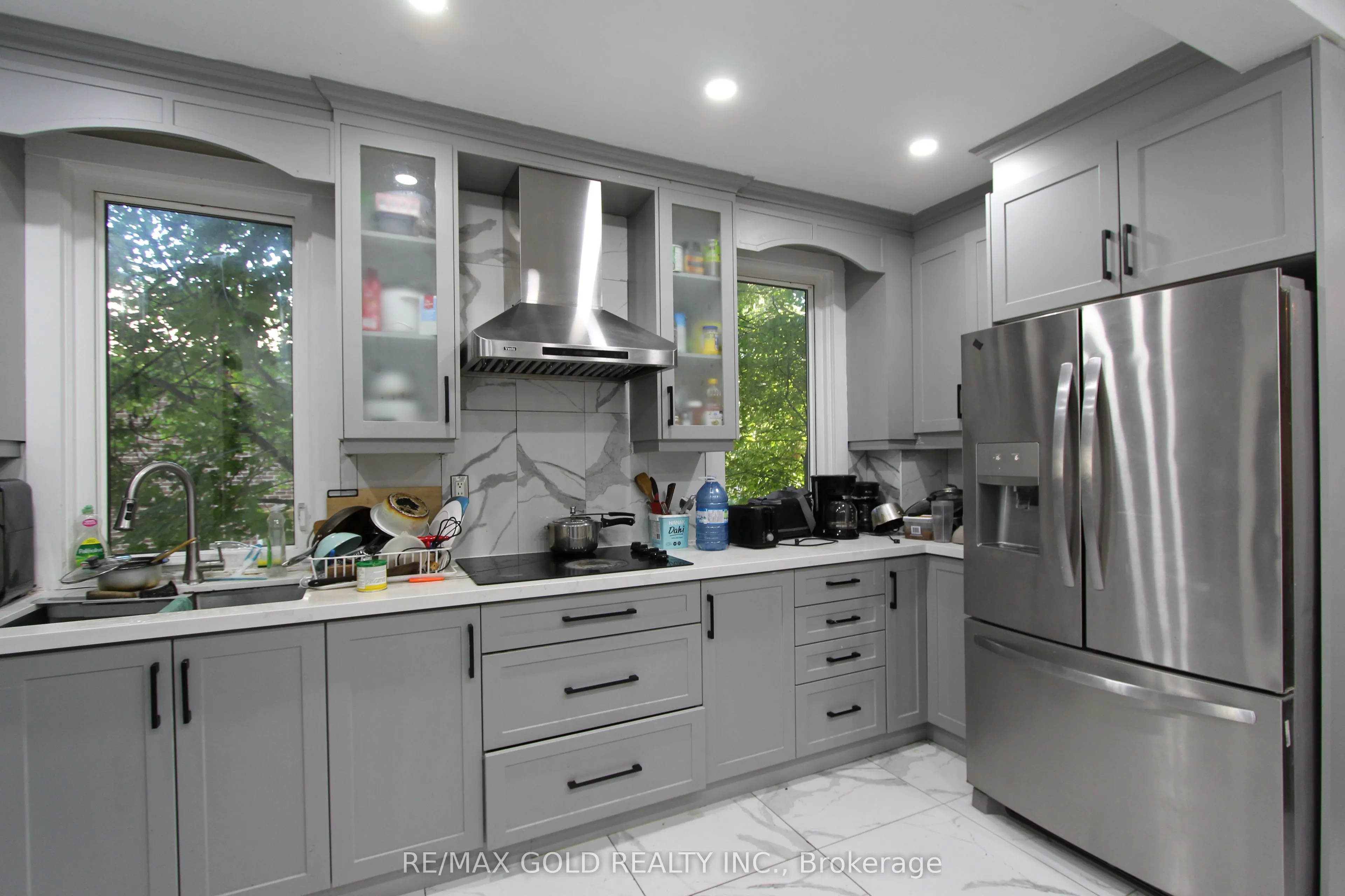 961 Lakeshore Road W