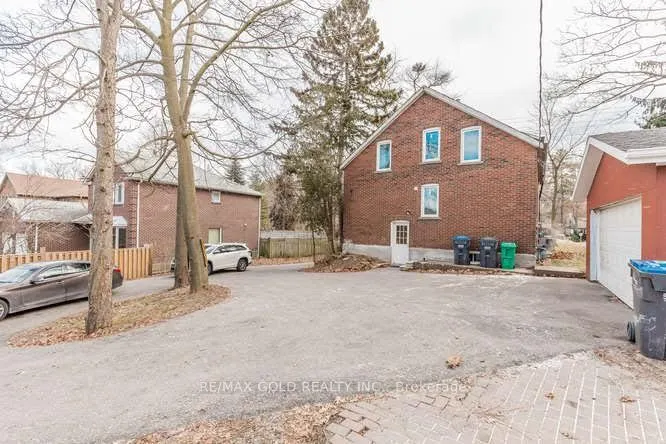 961 Lakeshore Road W
