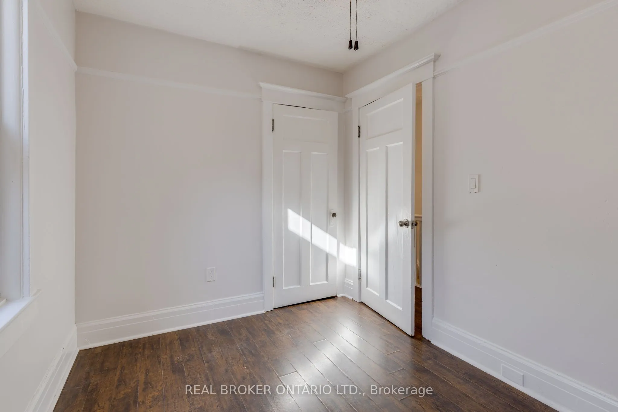 878 Runnymede Road