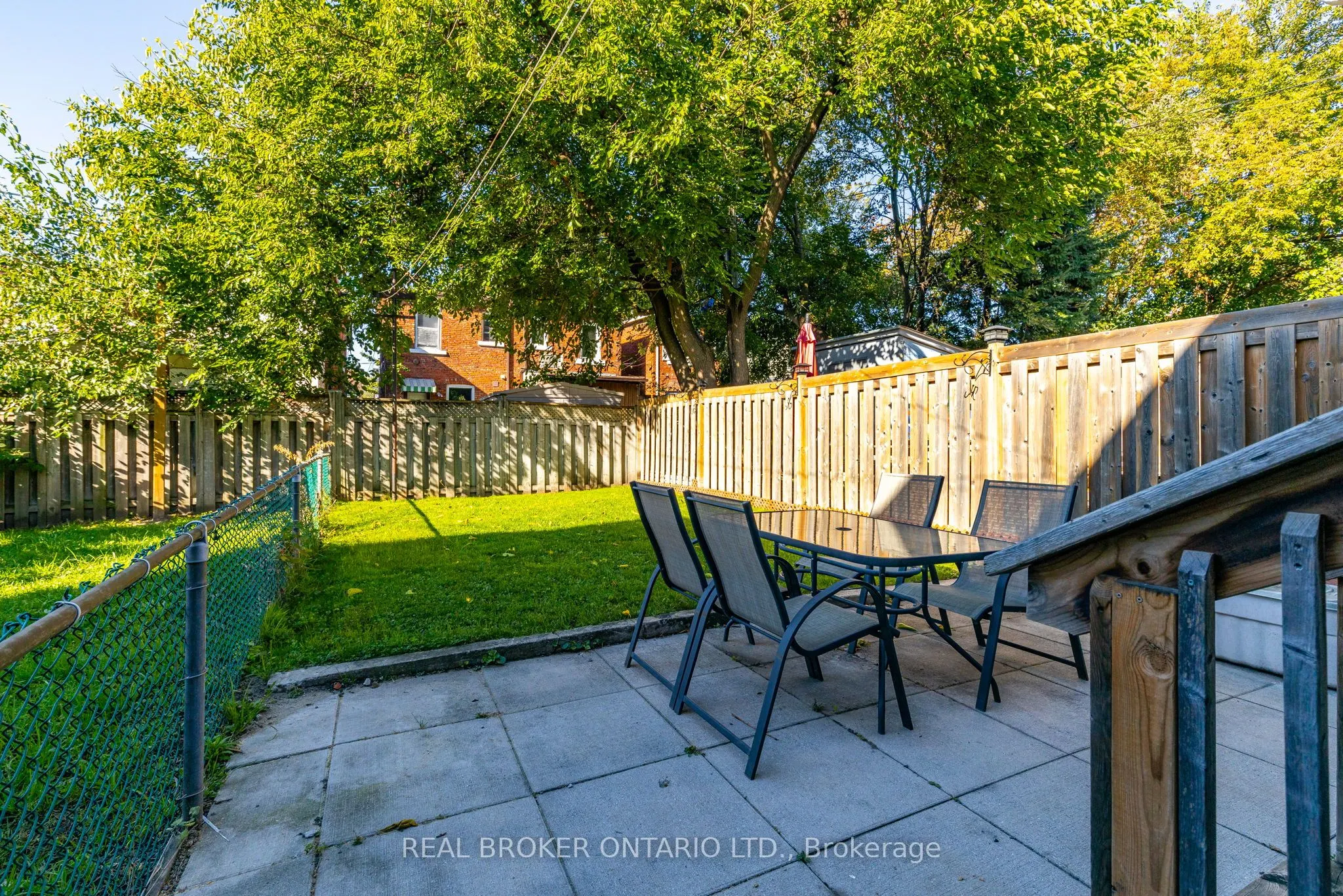 878 Runnymede Road