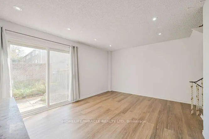 2012 Martingrove Road W, #48