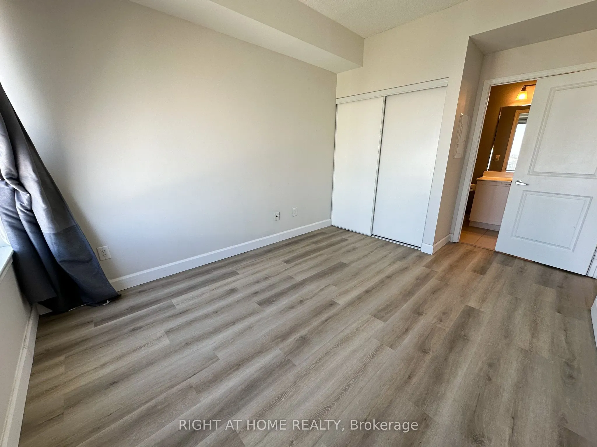 385 Prince Of Wales Drive, #2604