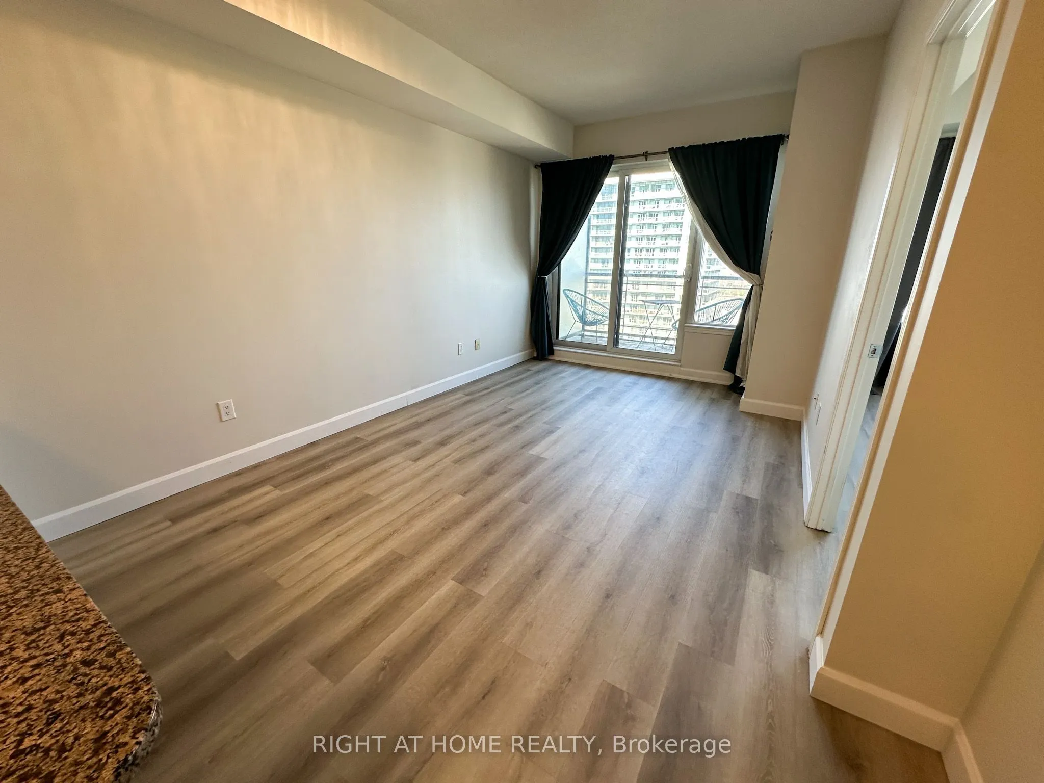 385 Prince Of Wales Drive, #2604