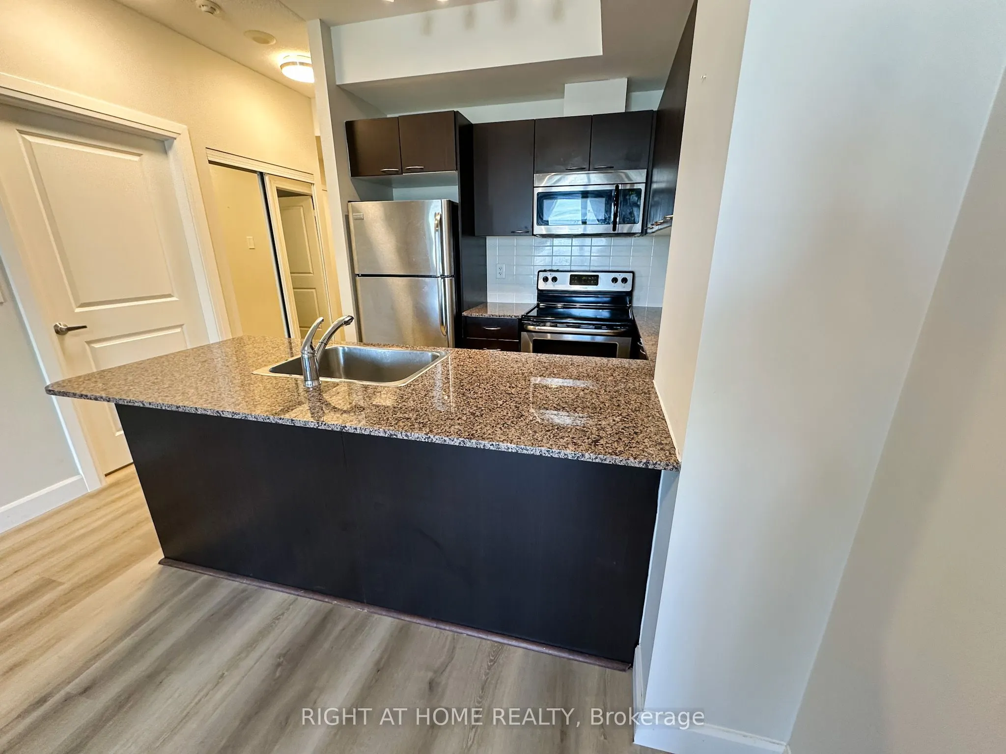 385 Prince Of Wales Drive, #2604