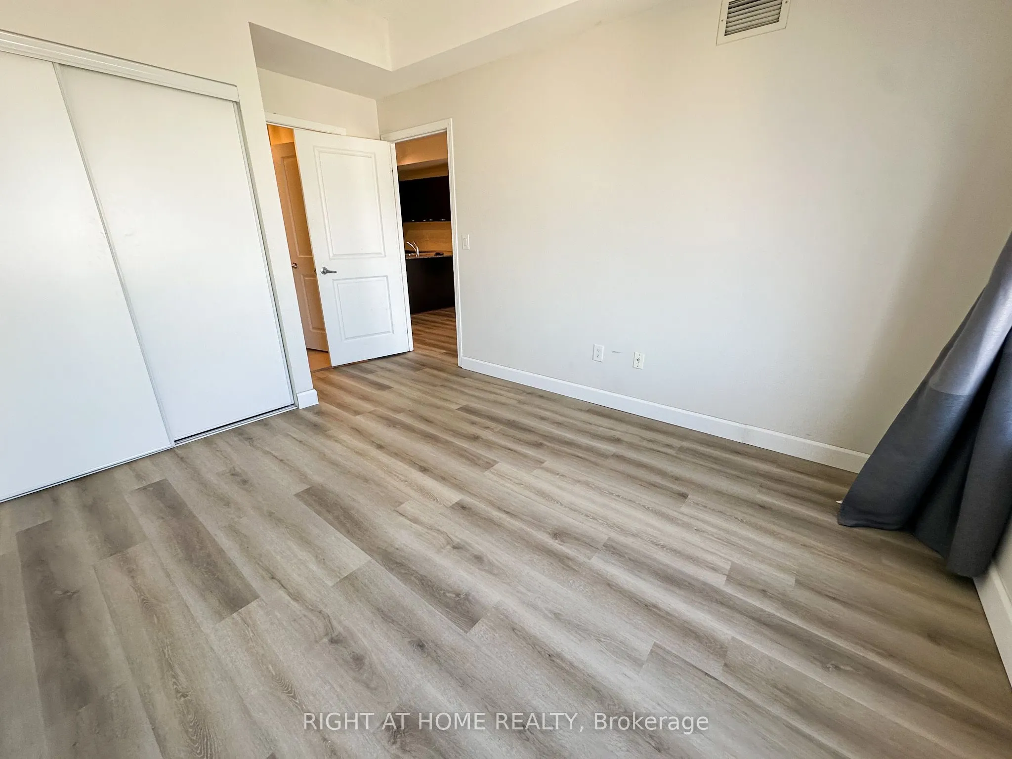 385 Prince Of Wales Drive, #2604