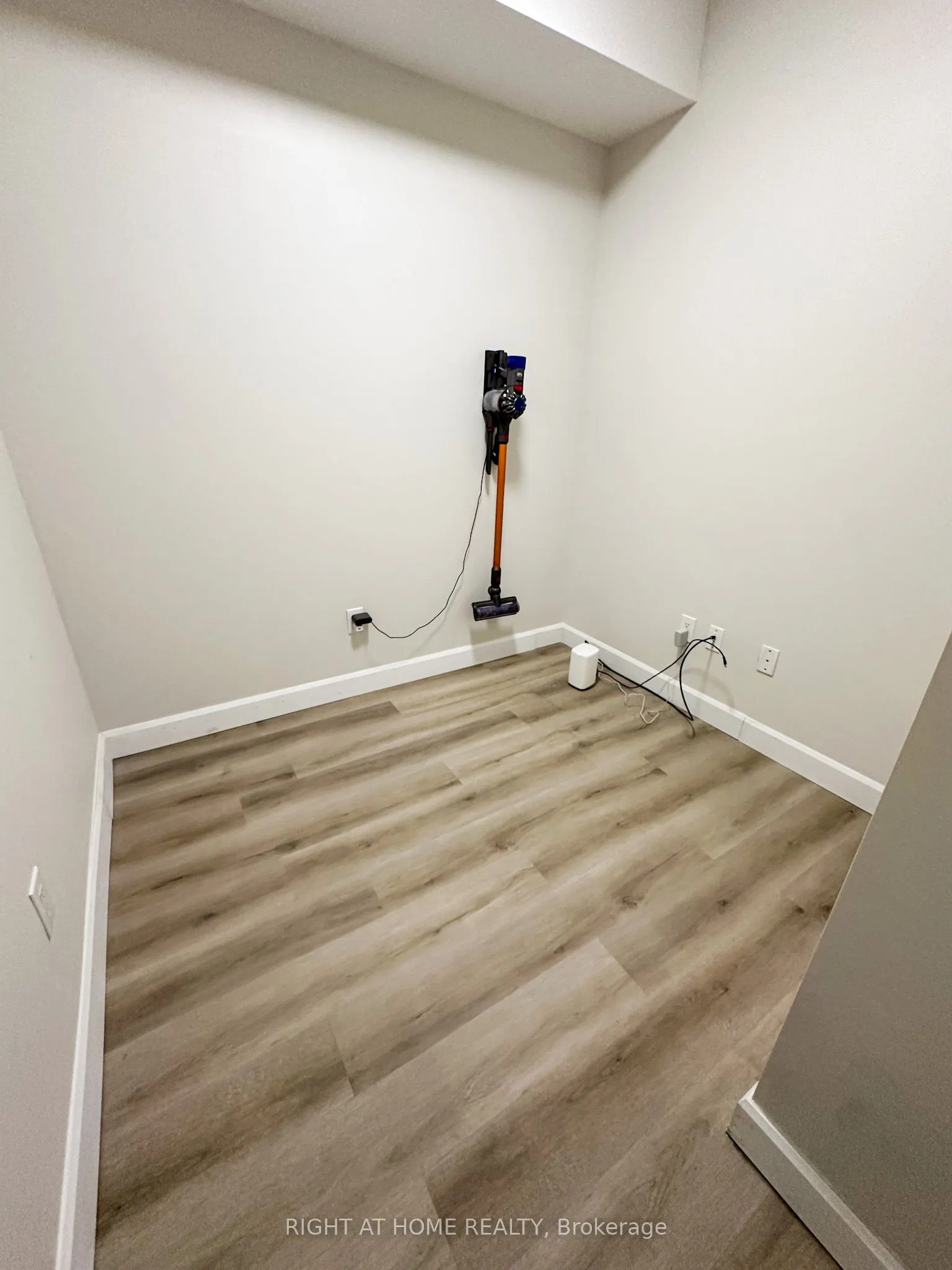 385 Prince Of Wales Drive, #2604