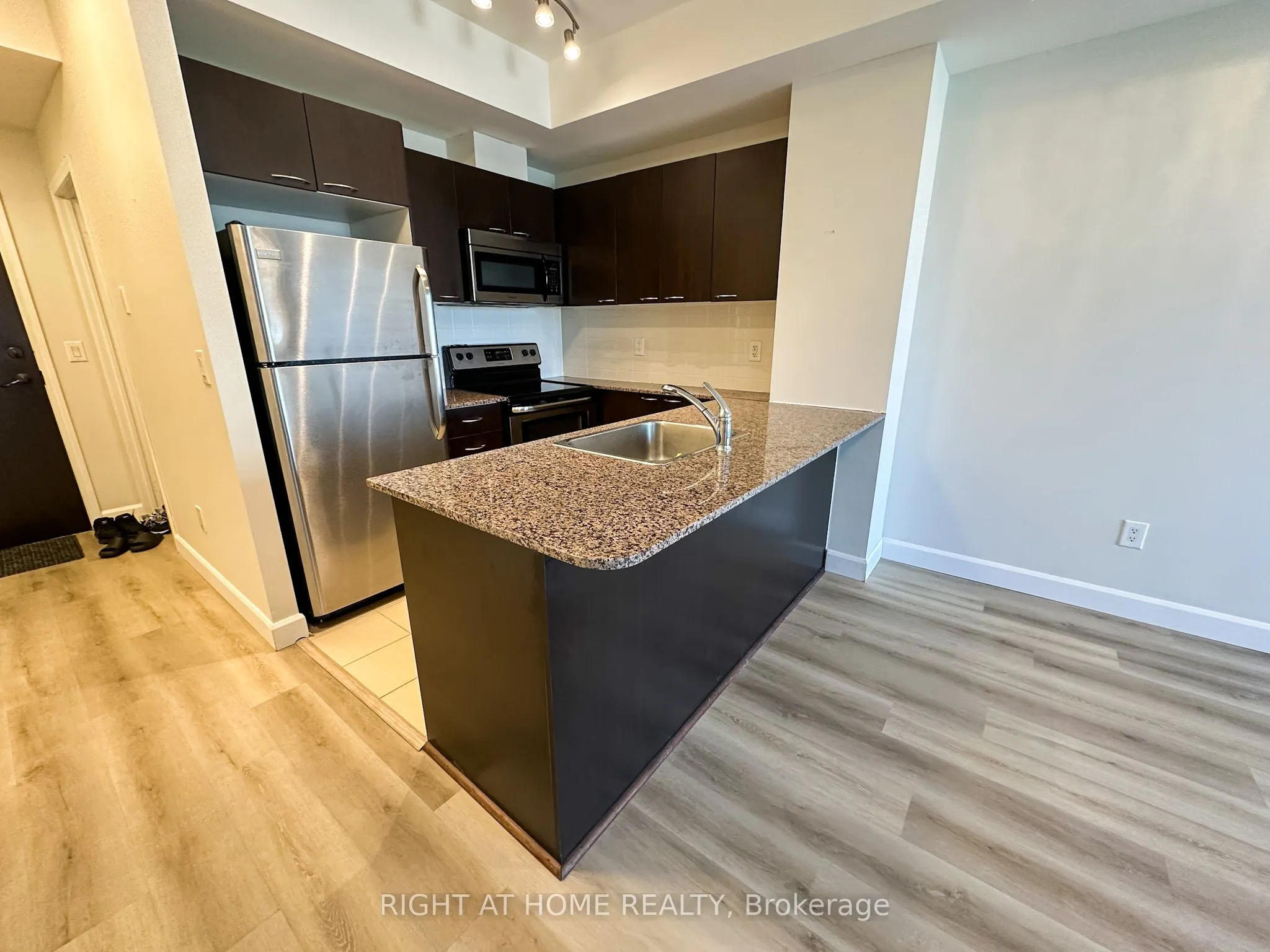 385 Prince Of Wales Drive, #2604