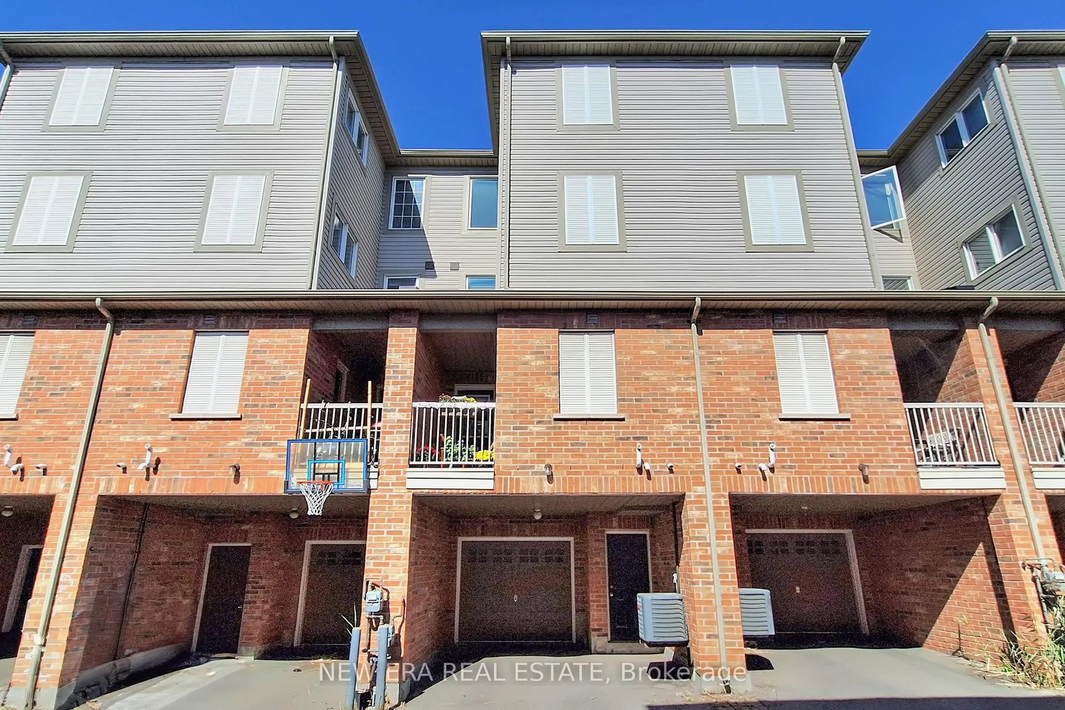 33 Sergio Marchi Street