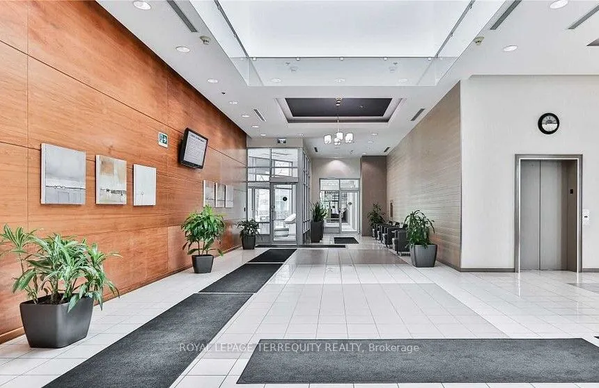 1 Elm Drive W, #1104