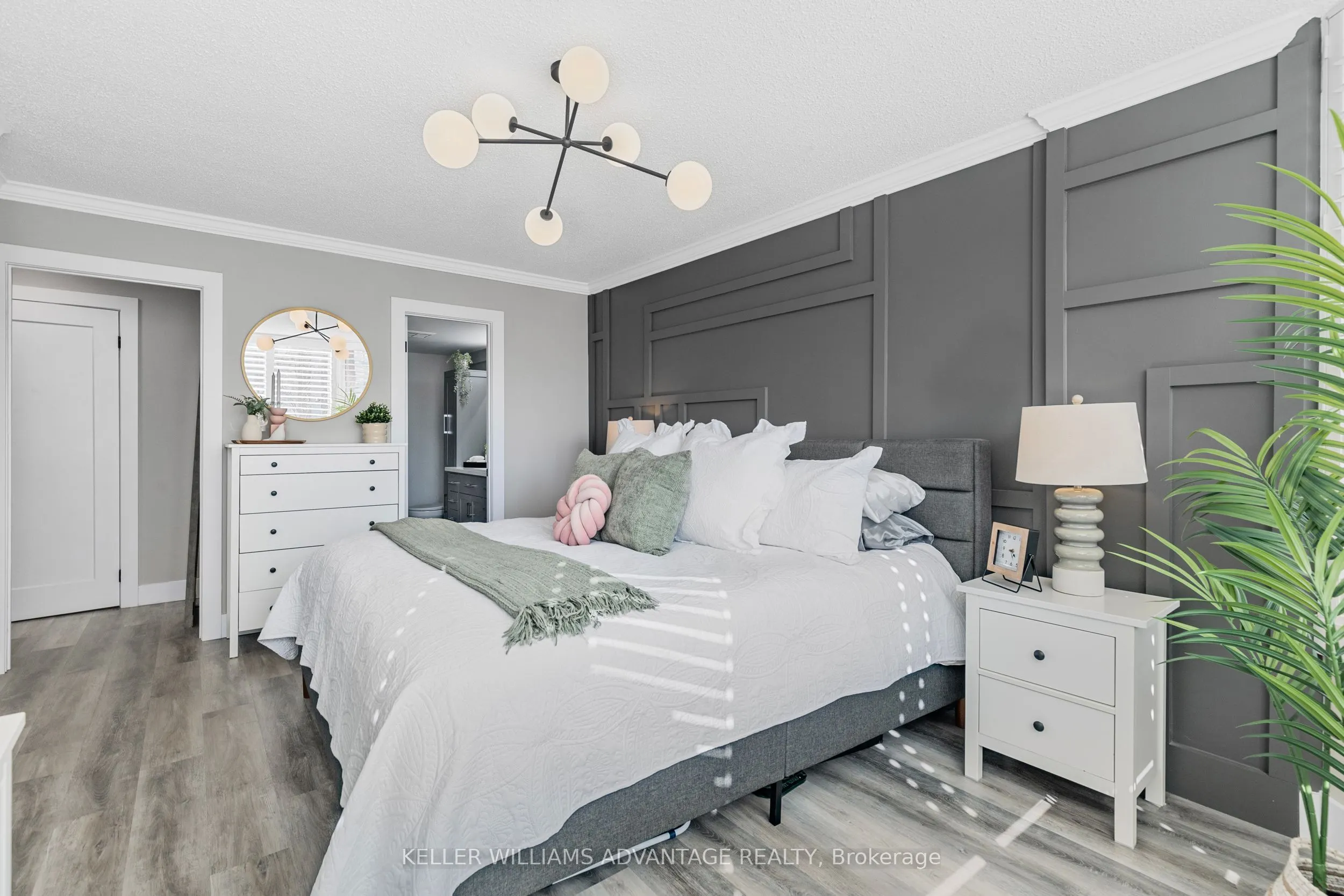 1270 Maple Crossing Boulevard, #208