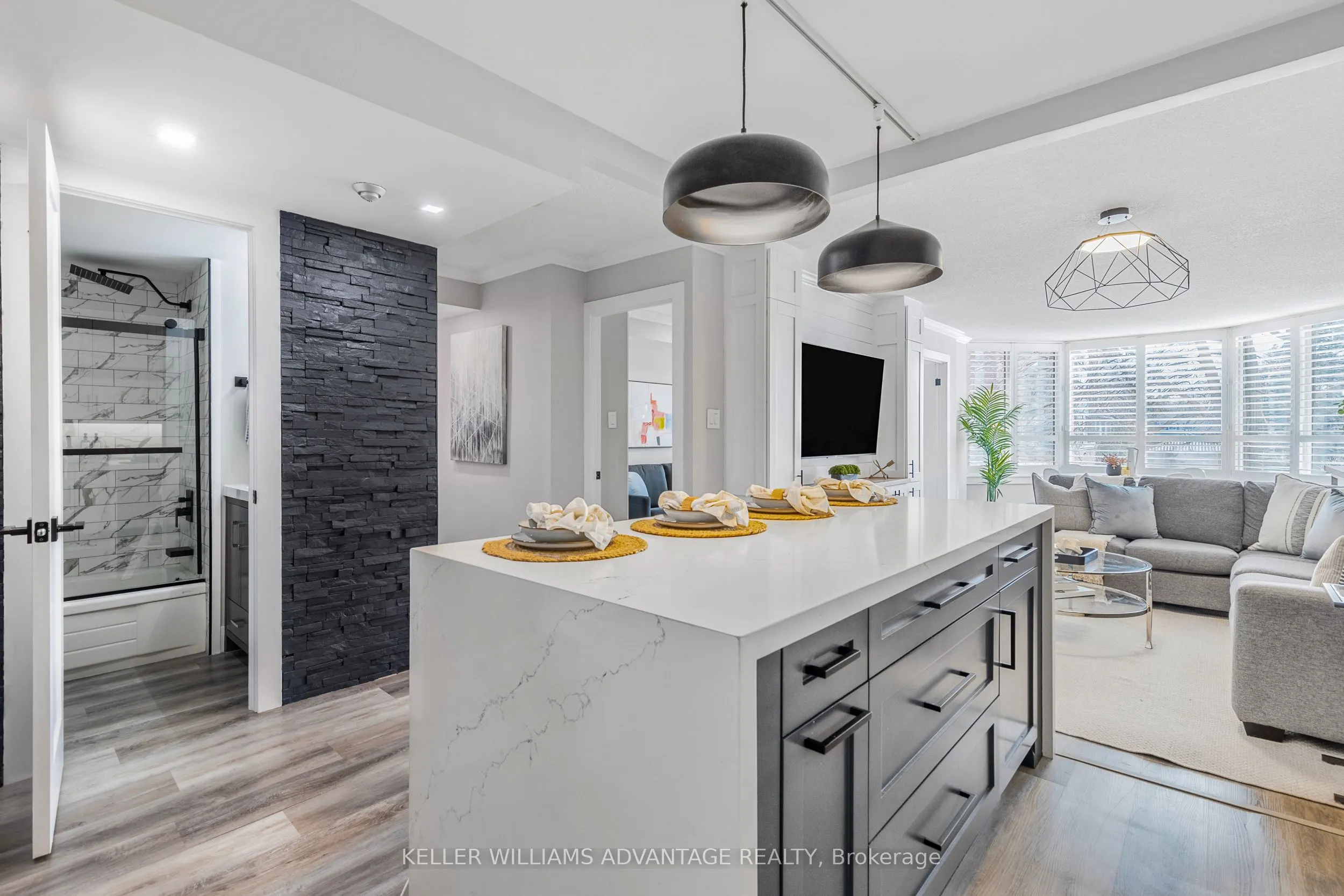 1270 Maple Crossing Boulevard, #208