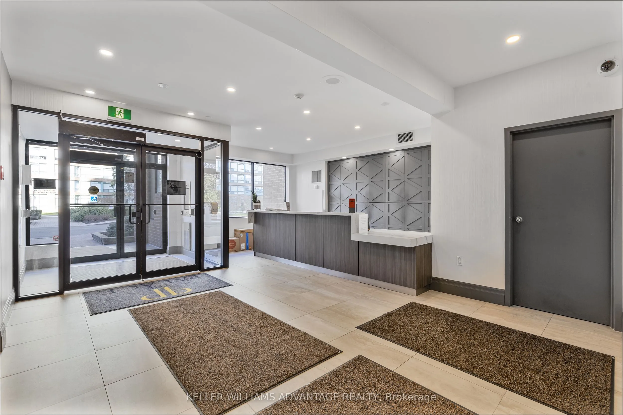1270 Maple Crossing Boulevard, #208