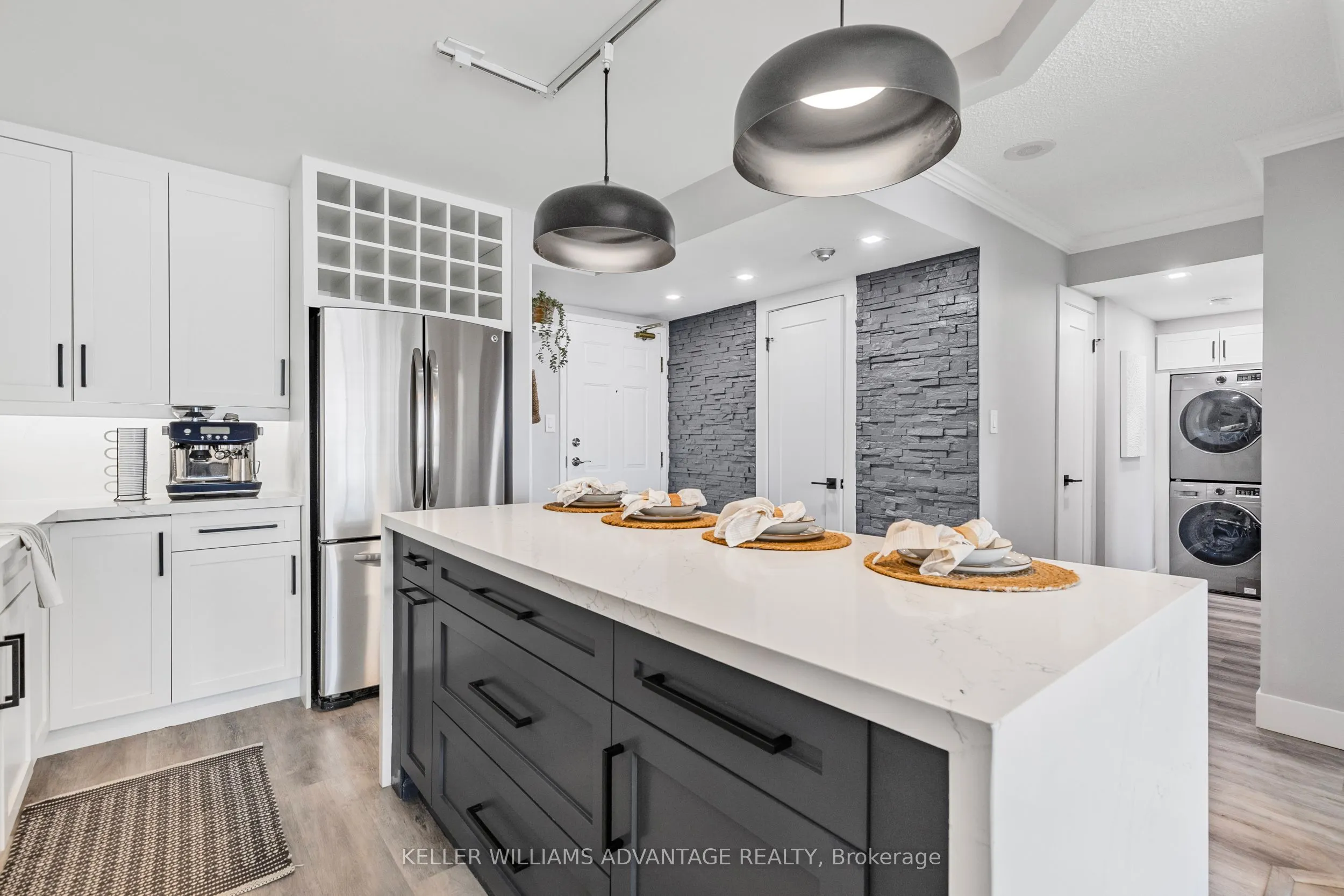 1270 Maple Crossing Boulevard, #208