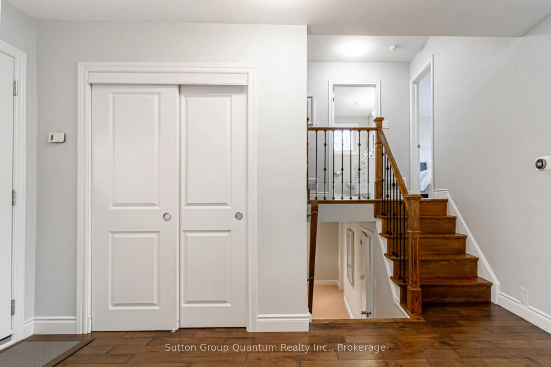 2231 Urwin Crescent