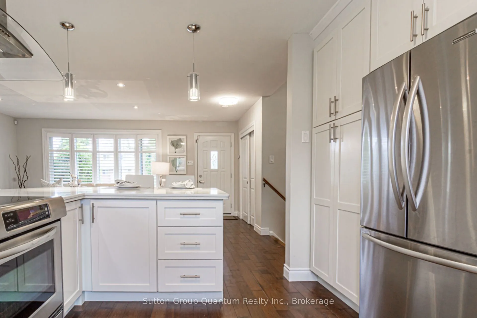 2231 Urwin Crescent