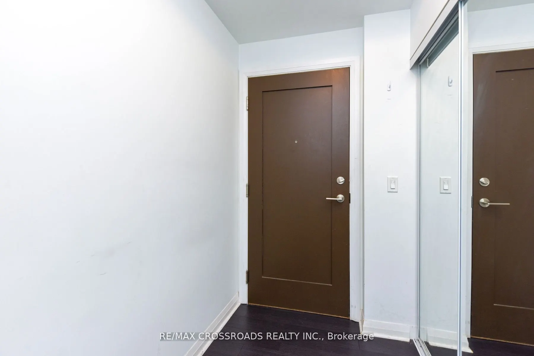 55 Eglinton Avenue W, #807