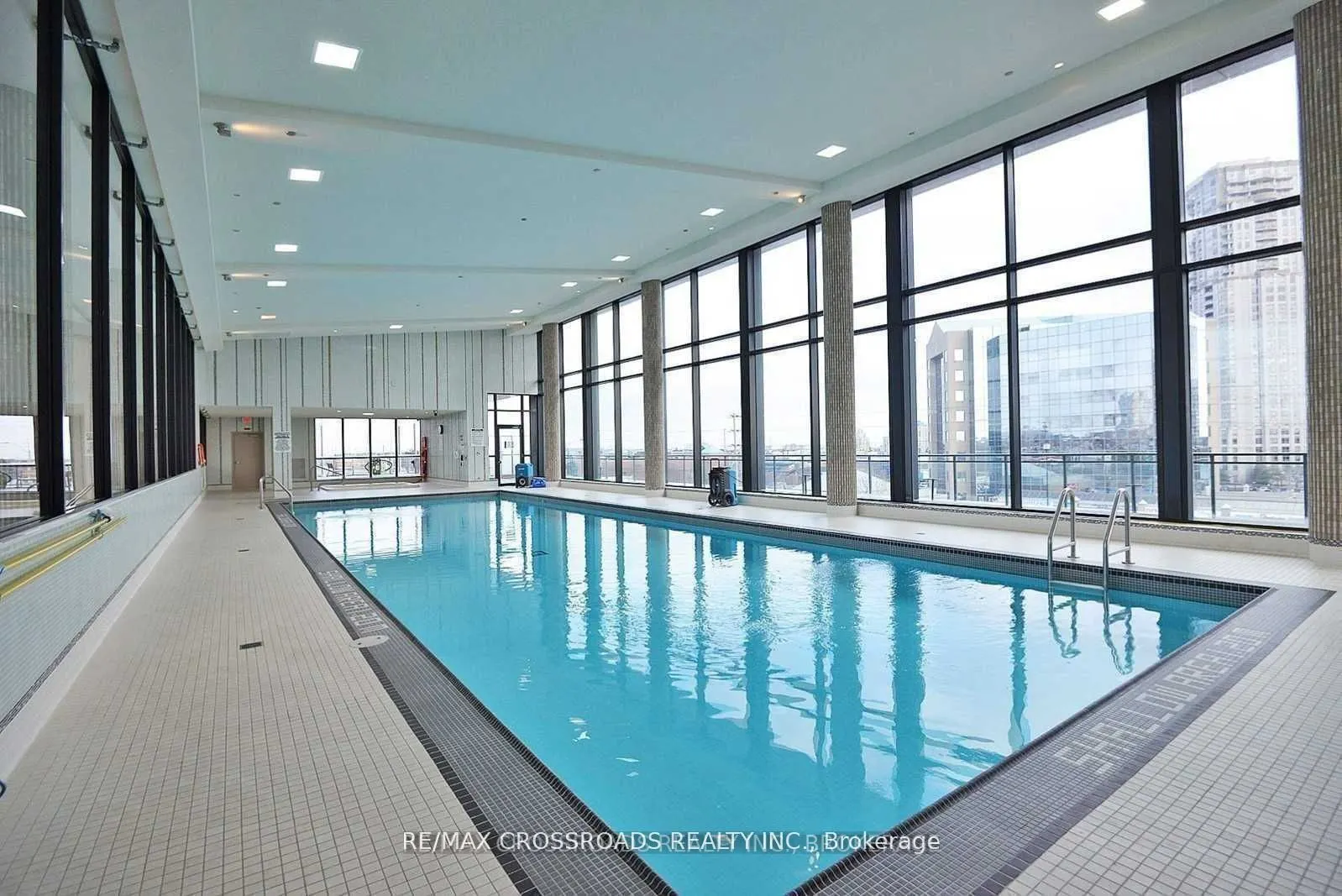 55 Eglinton Avenue W, #807