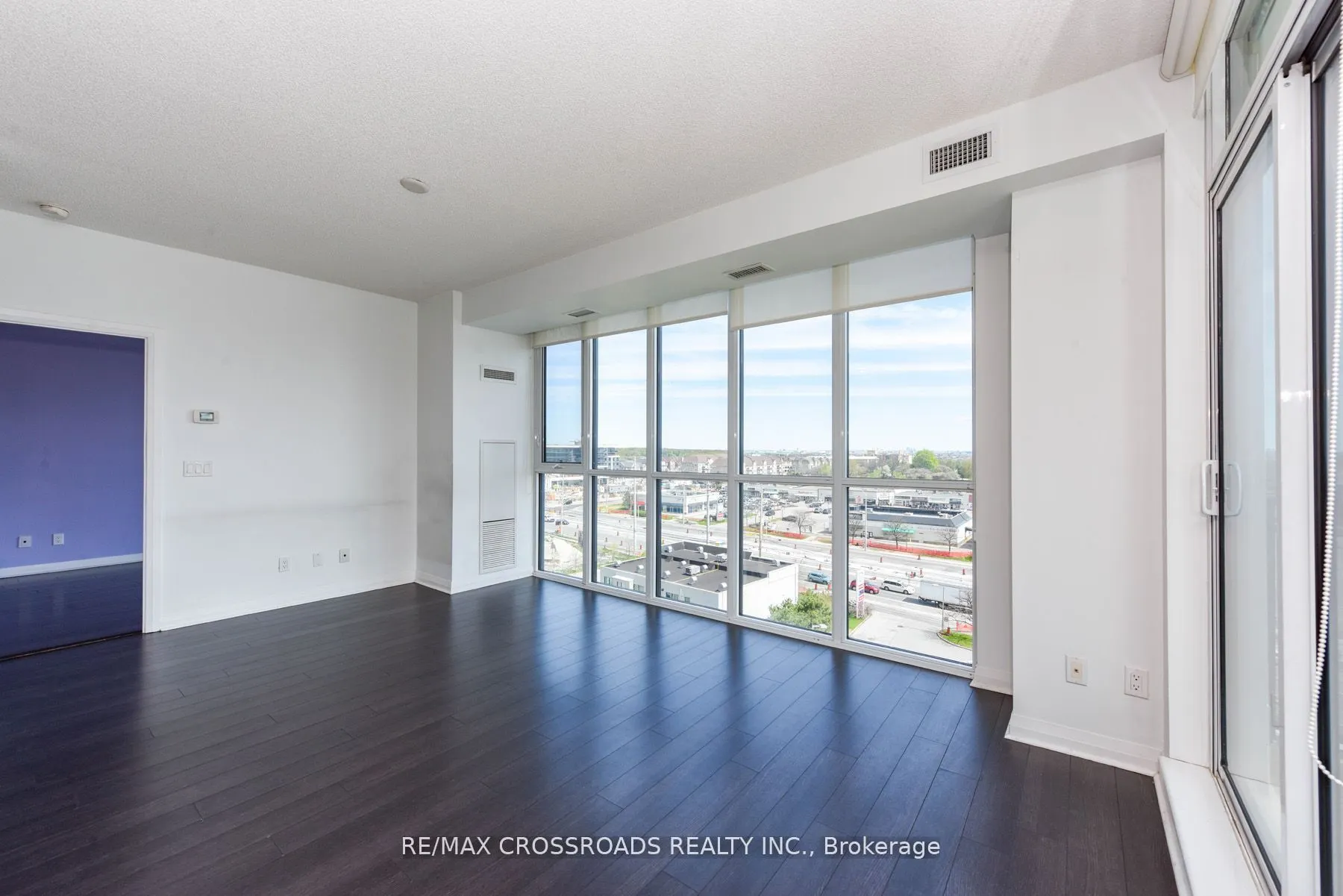 55 Eglinton Avenue W, #807