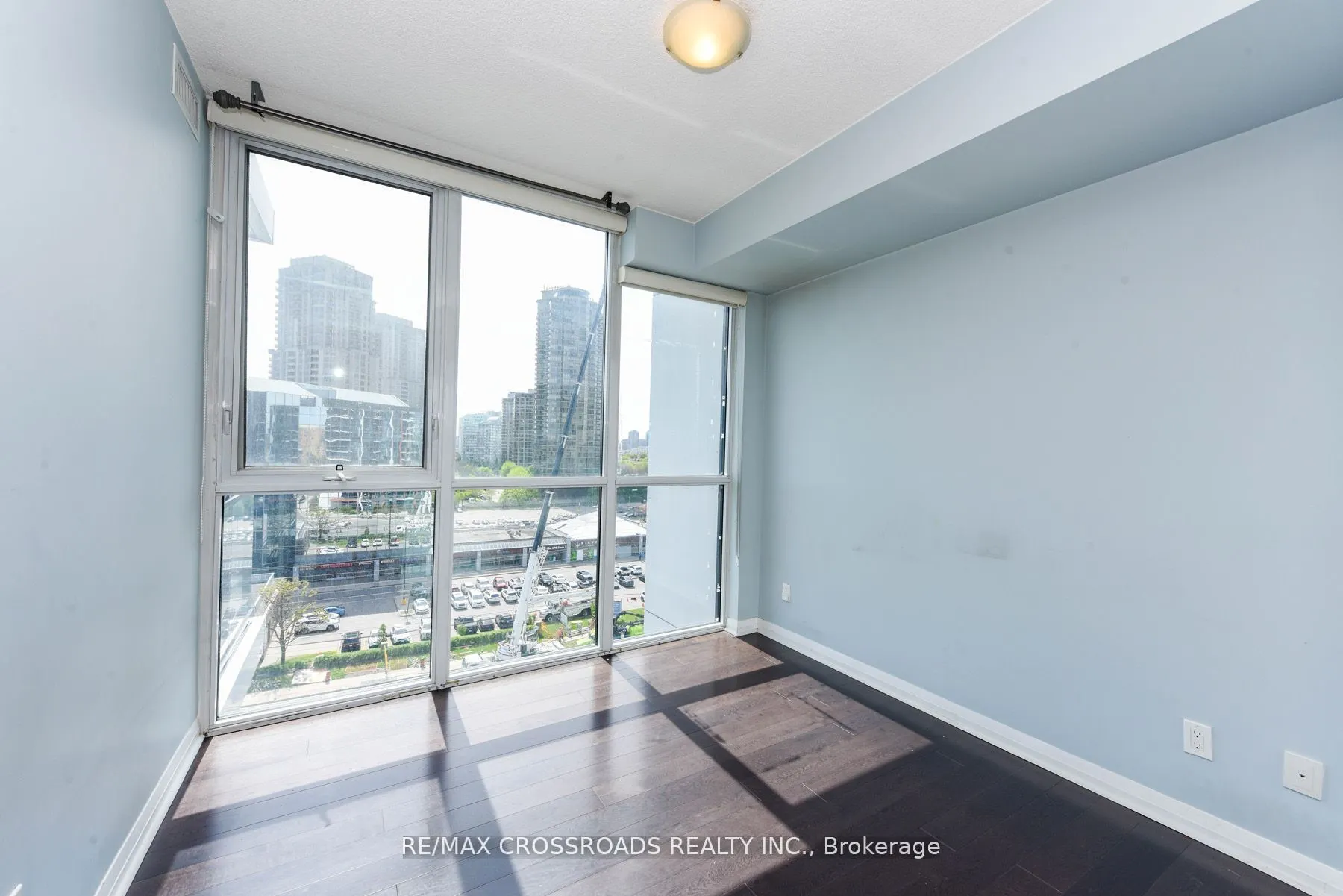 55 Eglinton Avenue W, #807