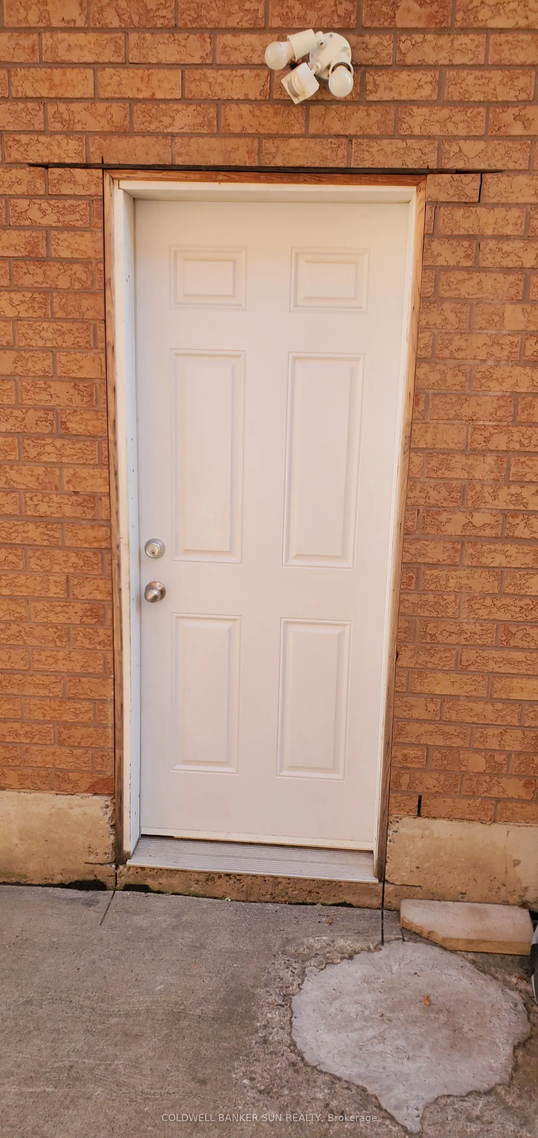 11 Toba Crescent