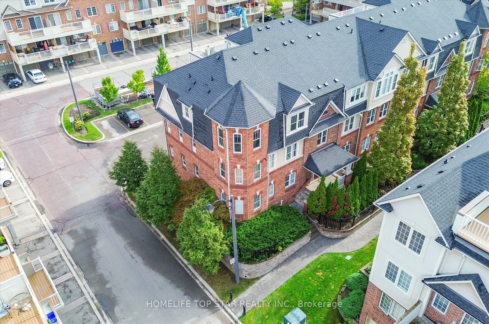 710 Neighbourhood Circle, #6