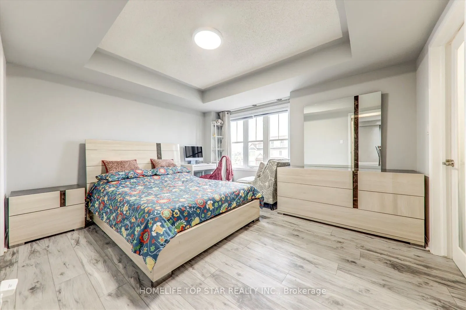 710 Neighbourhood Circle, #6