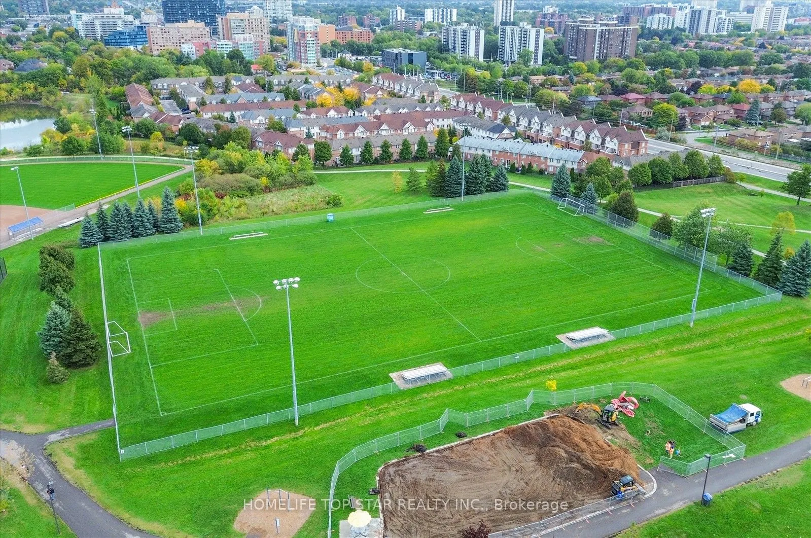 710 Neighbourhood Circle, #6