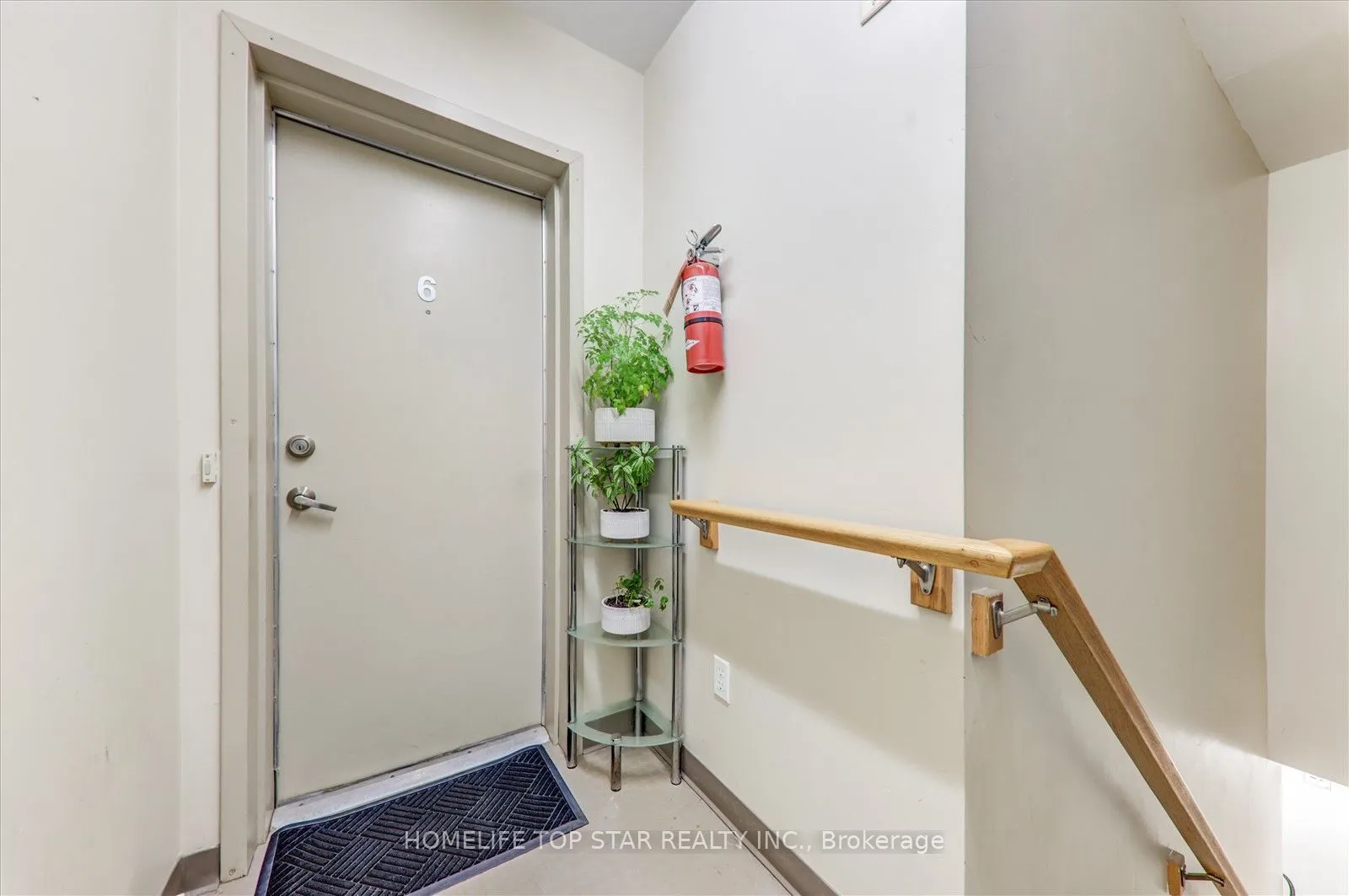 710 Neighbourhood Circle, #6