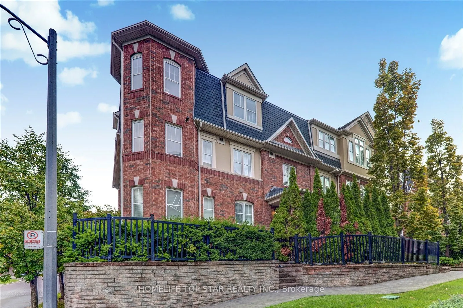 710 Neighbourhood Circle, #6