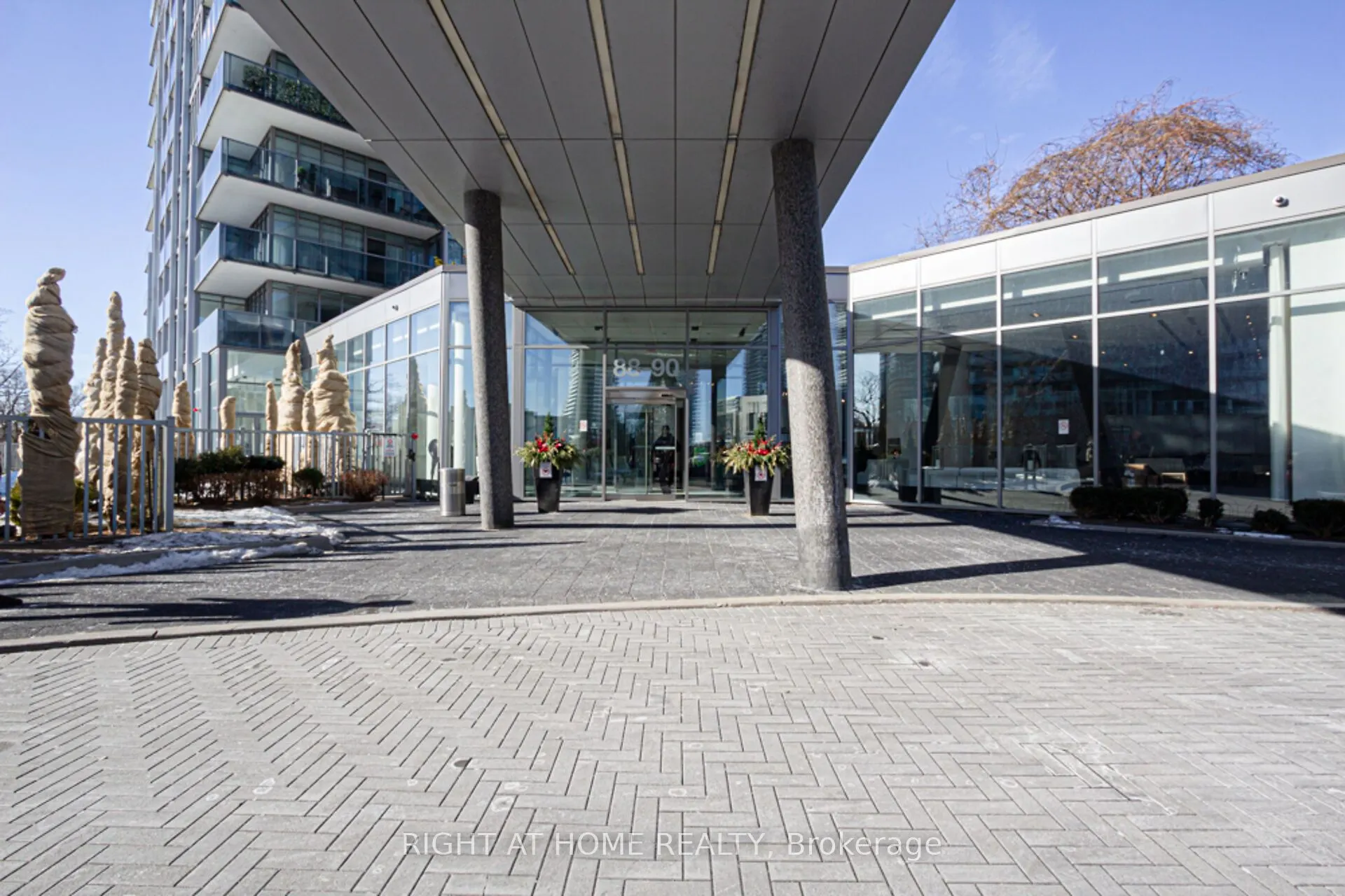 88 Park Lawn Road, #2605