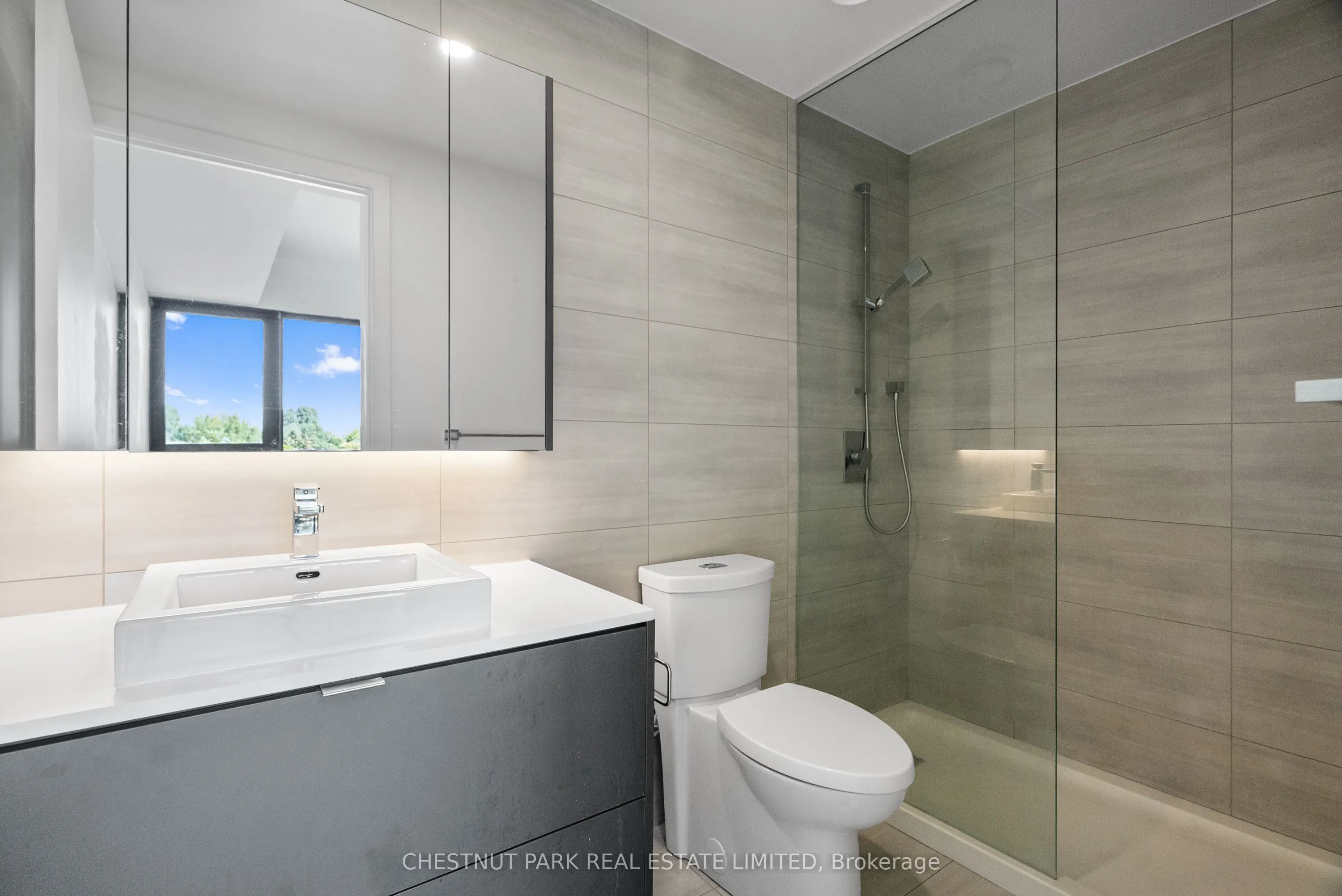 7 Smith Crescent, #06